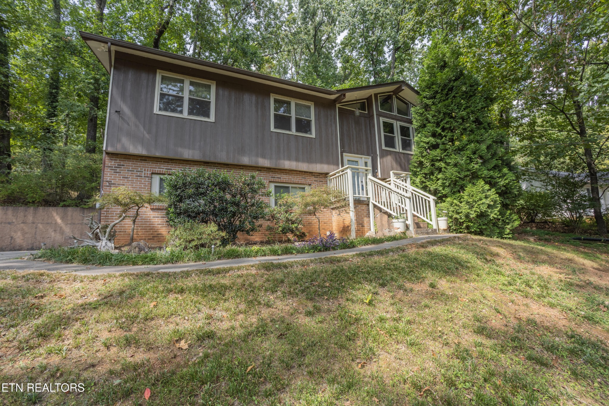 5029 Ridgemont Drive Property Photo 1