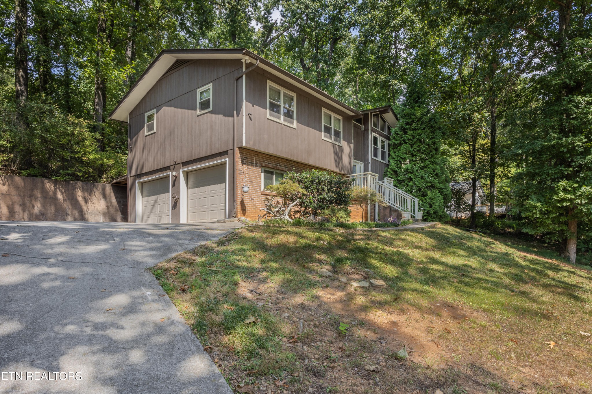 5029 Ridgemont Drive Property Photo 3