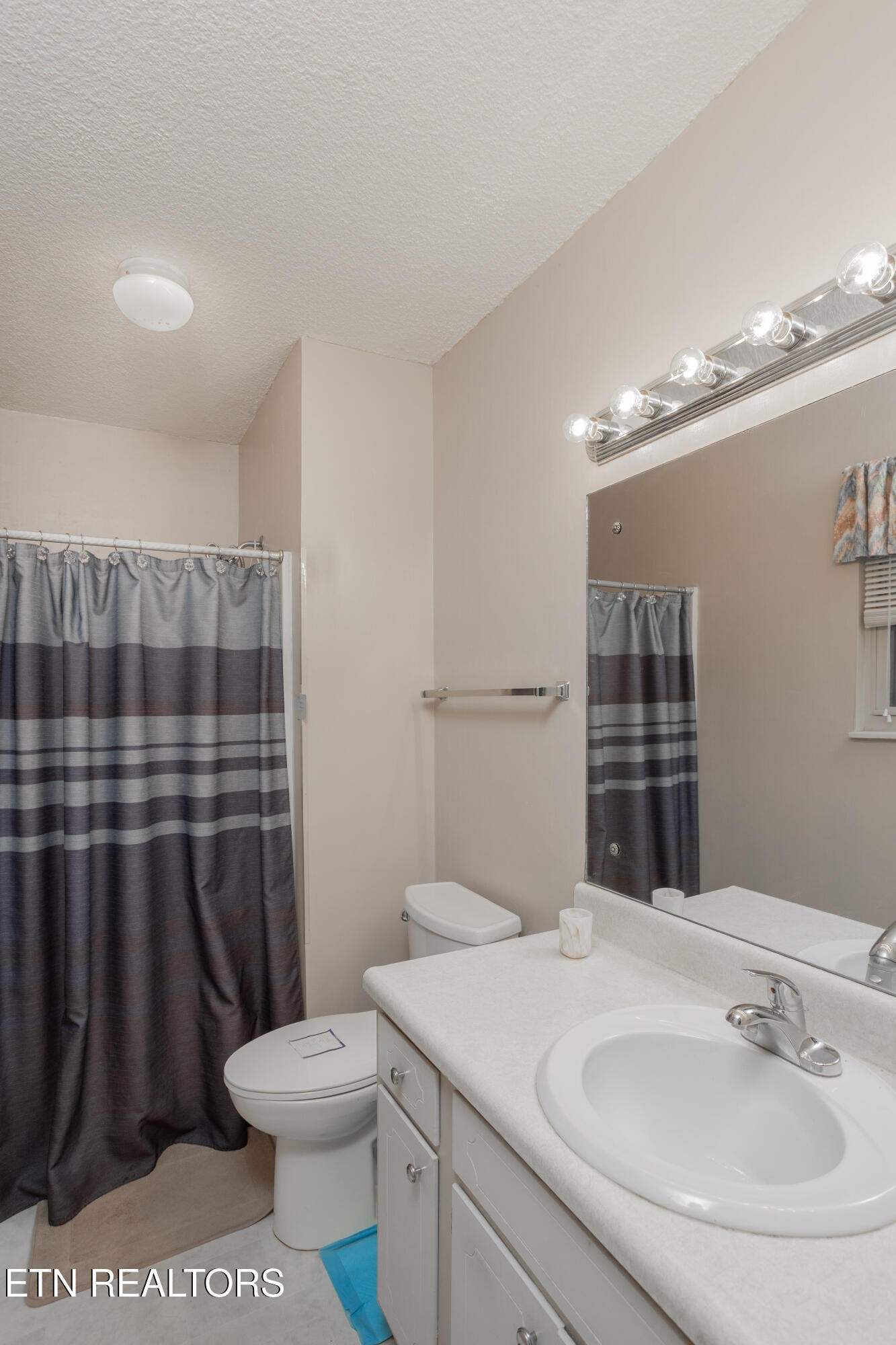 5029 Ridgemont Drive Property Photo 19