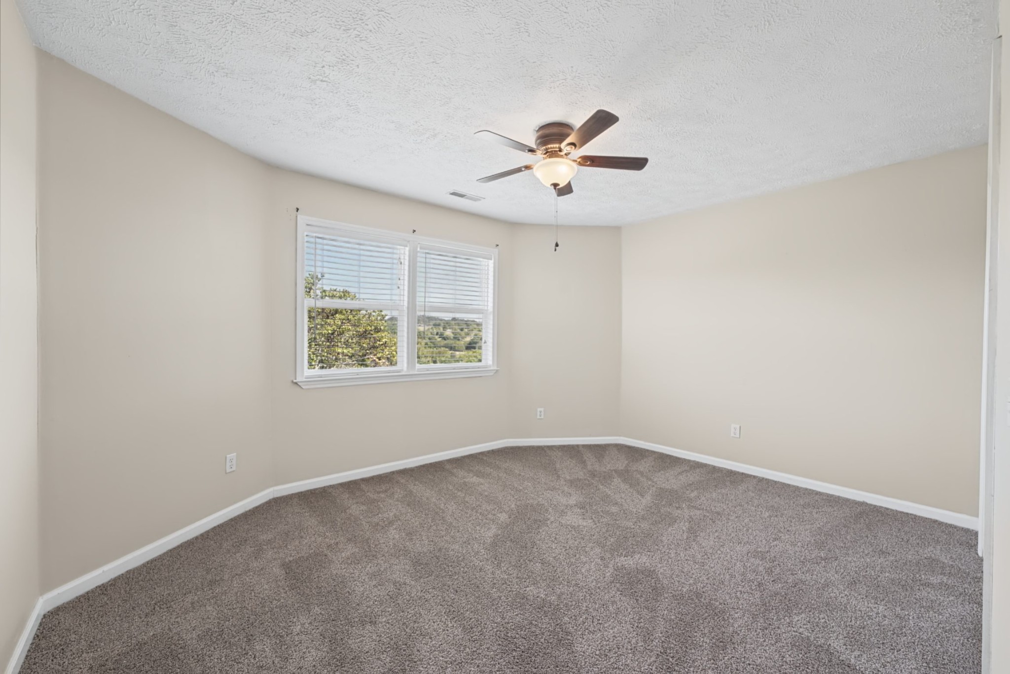 180 Bankshire Rd Property Photo 33