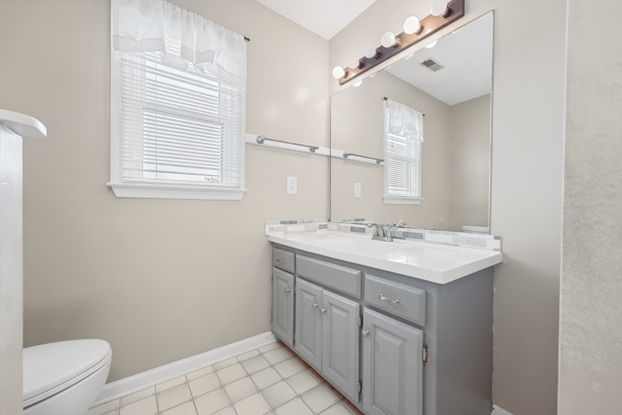 180 Bankshire Rd Property Photo 35