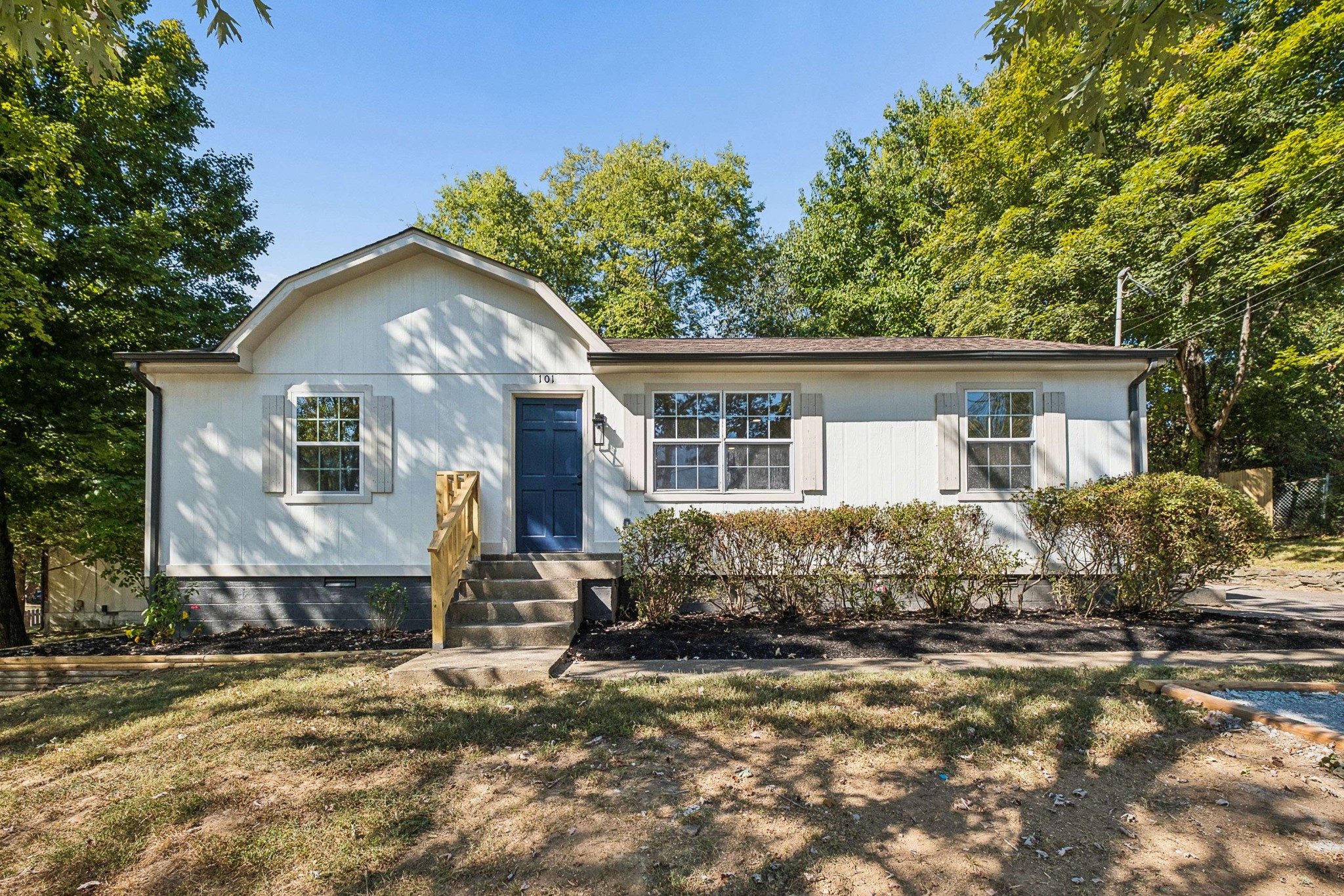 101 Robert Yoest Dr Property Photo 1