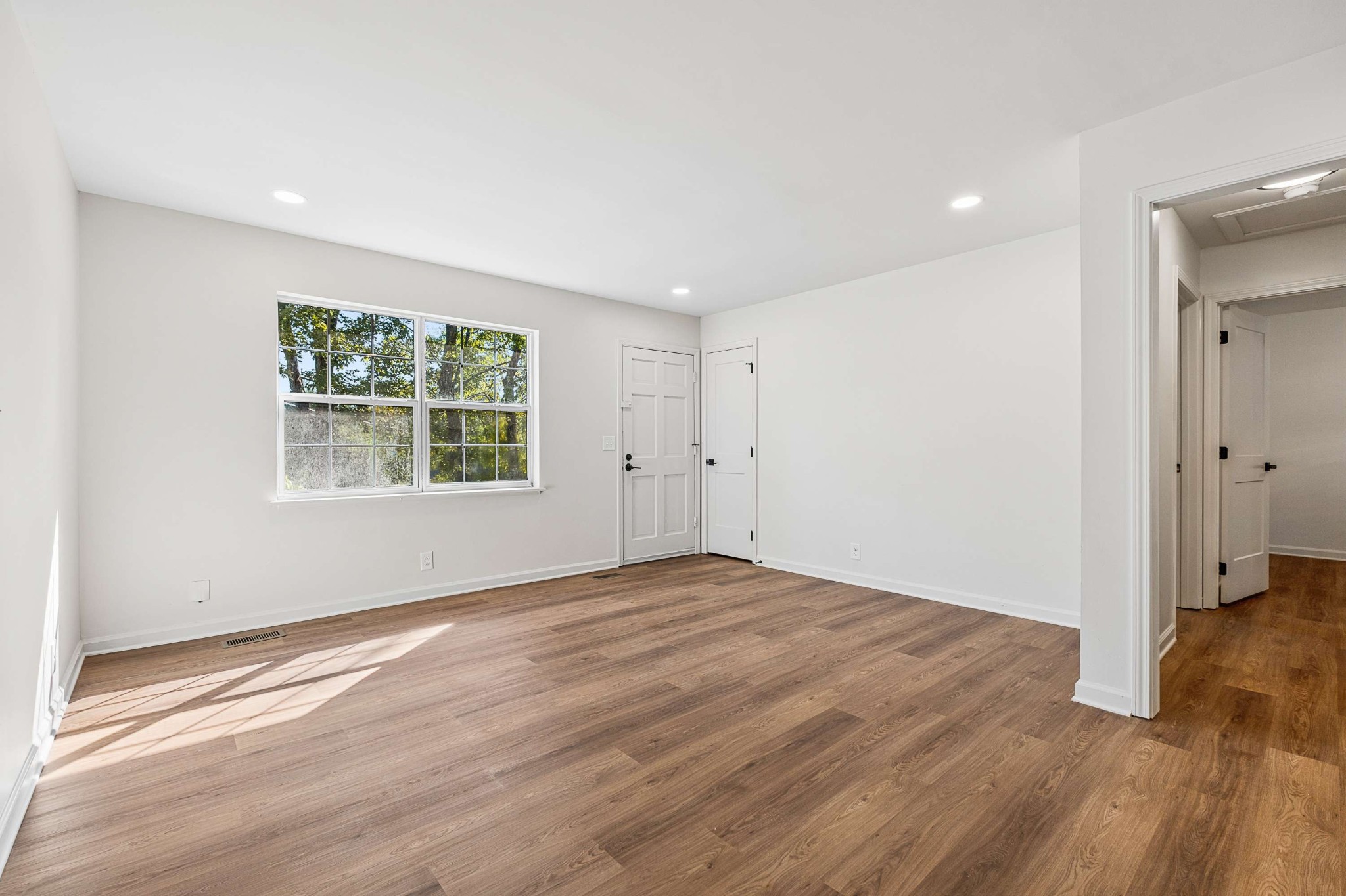 101 Robert Yoest Dr Property Photo 5