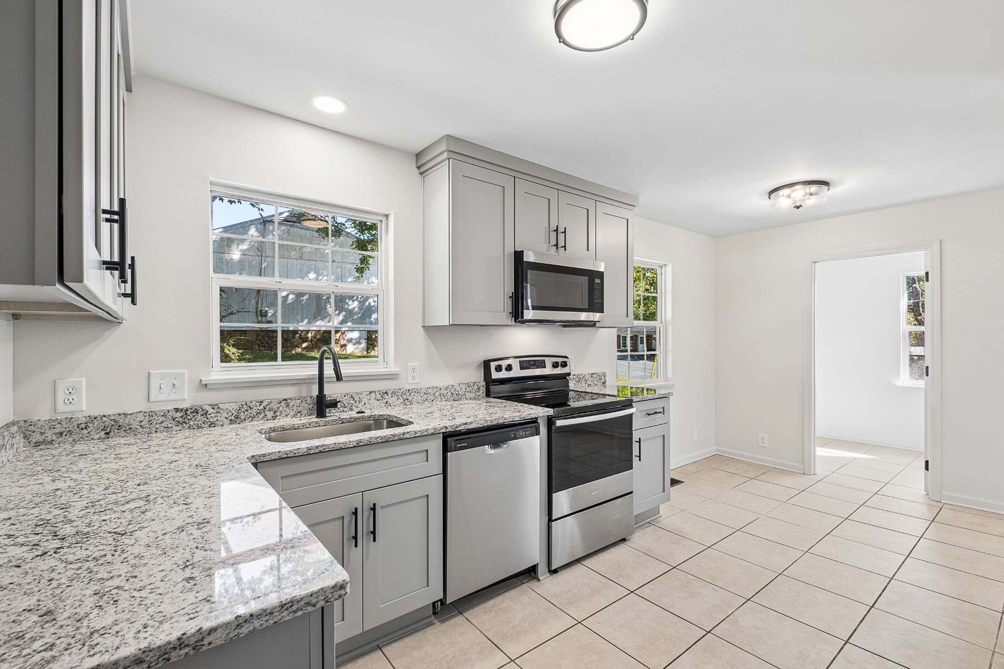 101 Robert Yoest Dr Property Photo 10