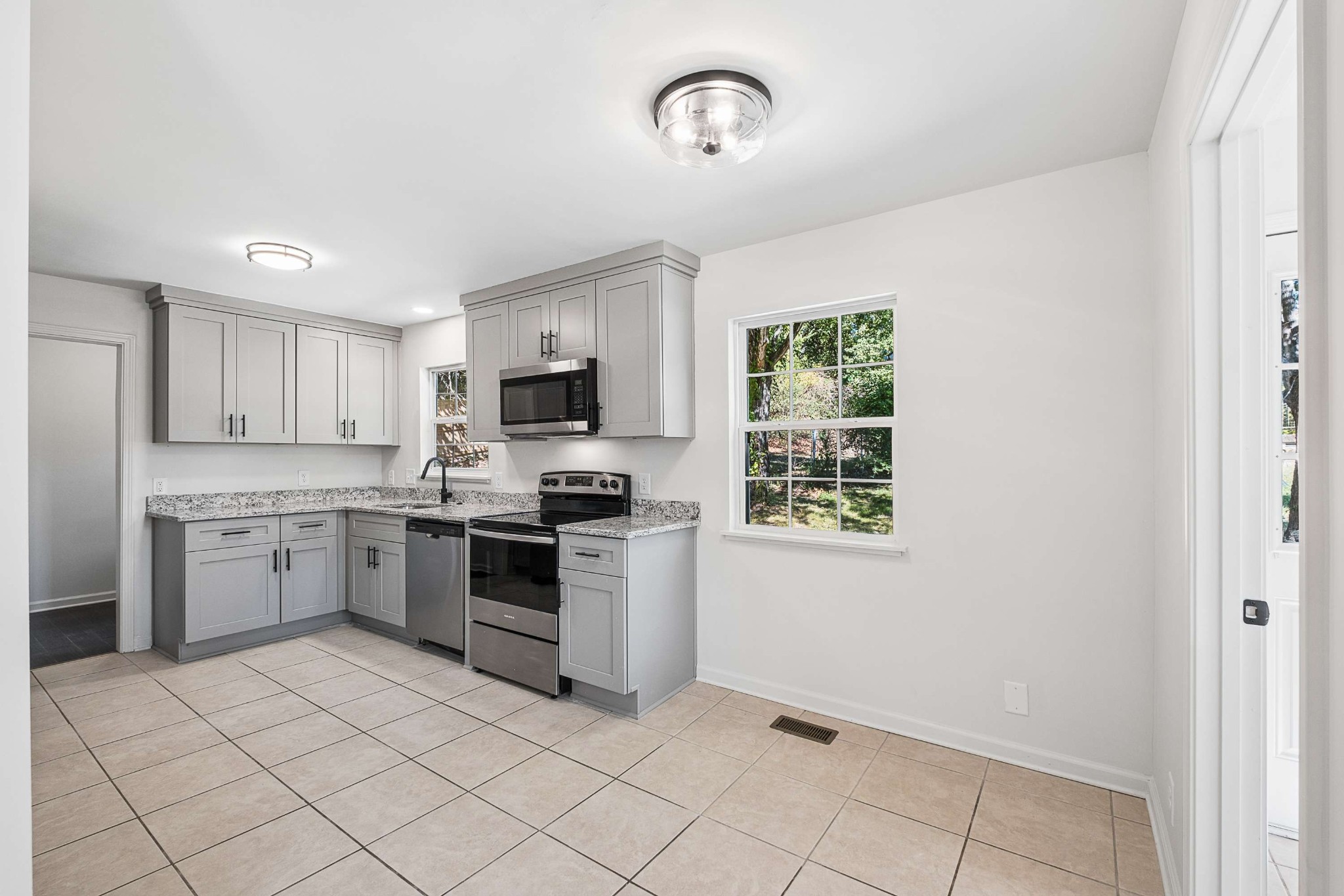 101 Robert Yoest Dr Property Photo 12