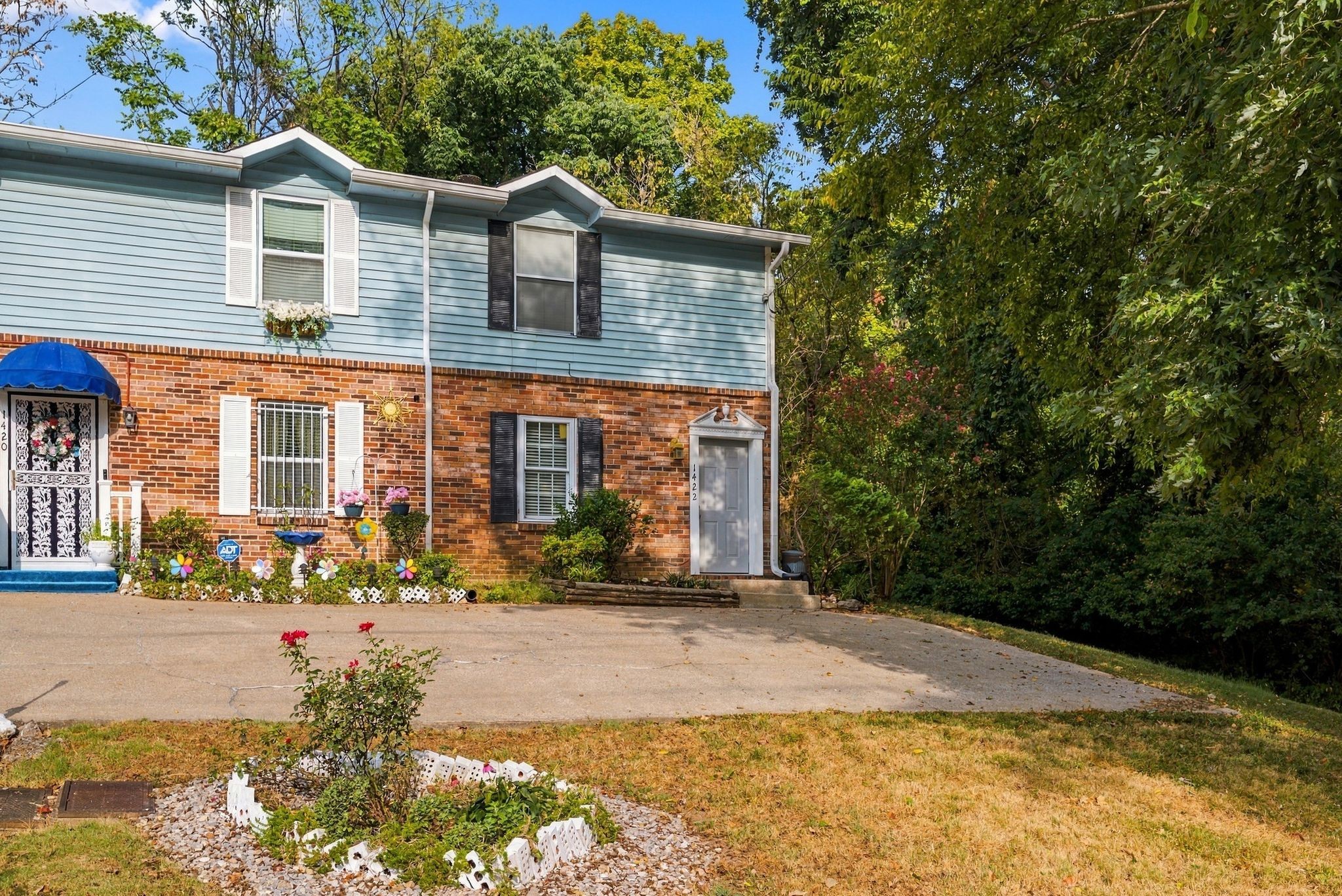 1422 Campbell Cir Property Photo 1