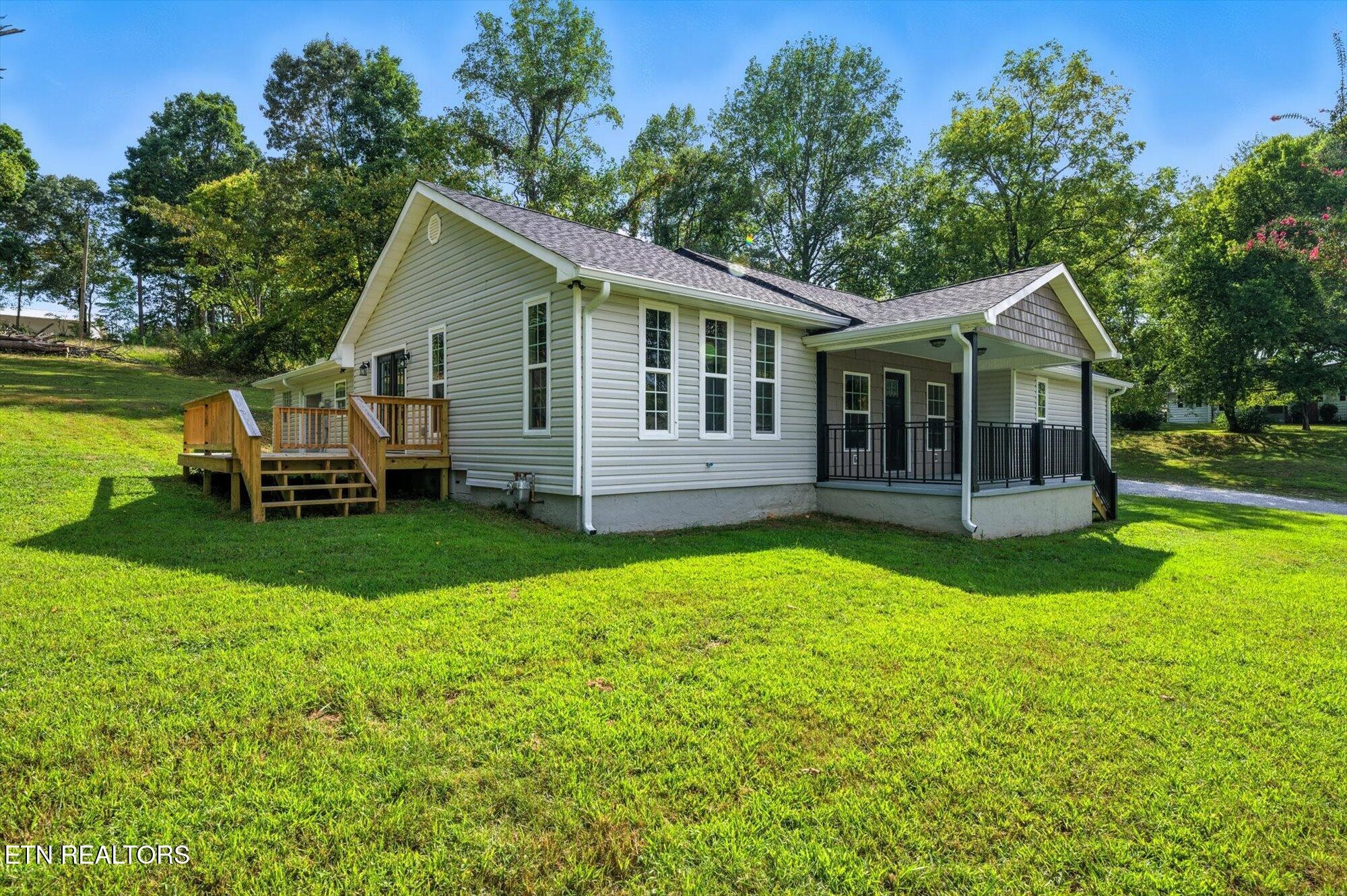 1309 Summit St Property Photo 1