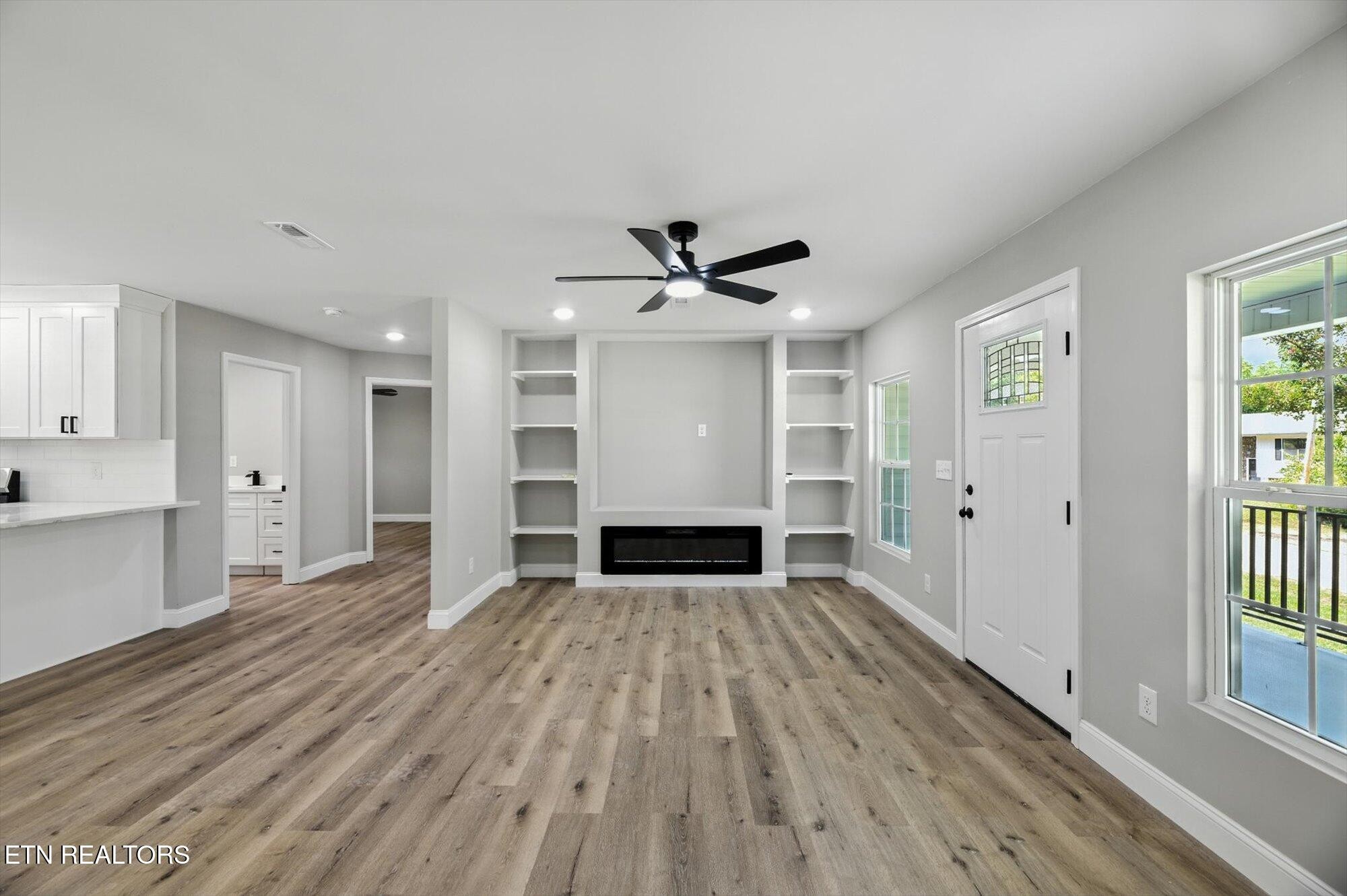 1309 Summit St Property Photo 5