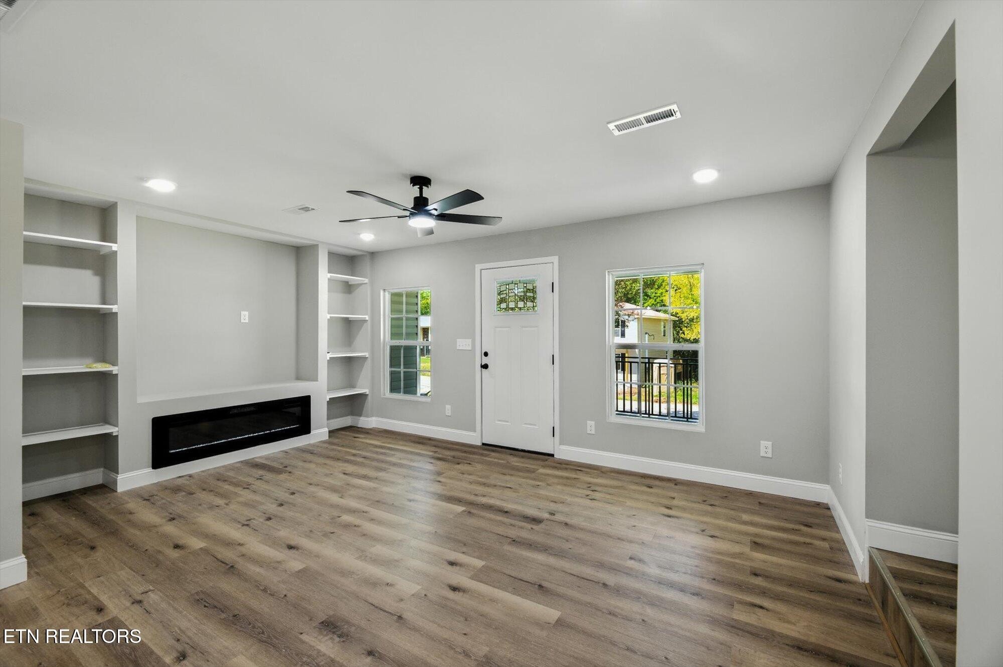 1309 Summit St Property Photo 6