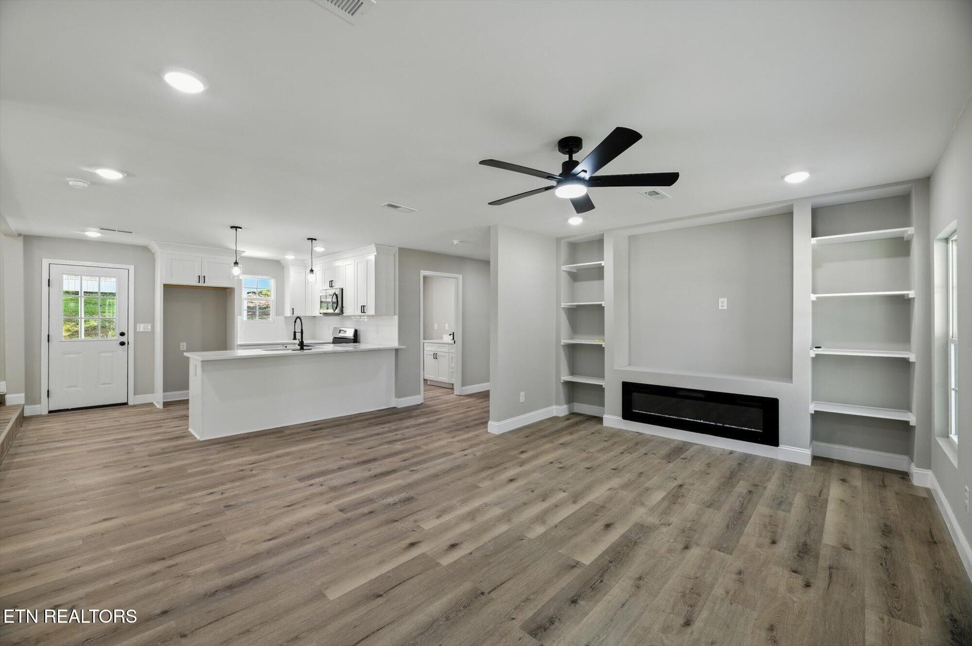 1309 Summit St Property Photo 8