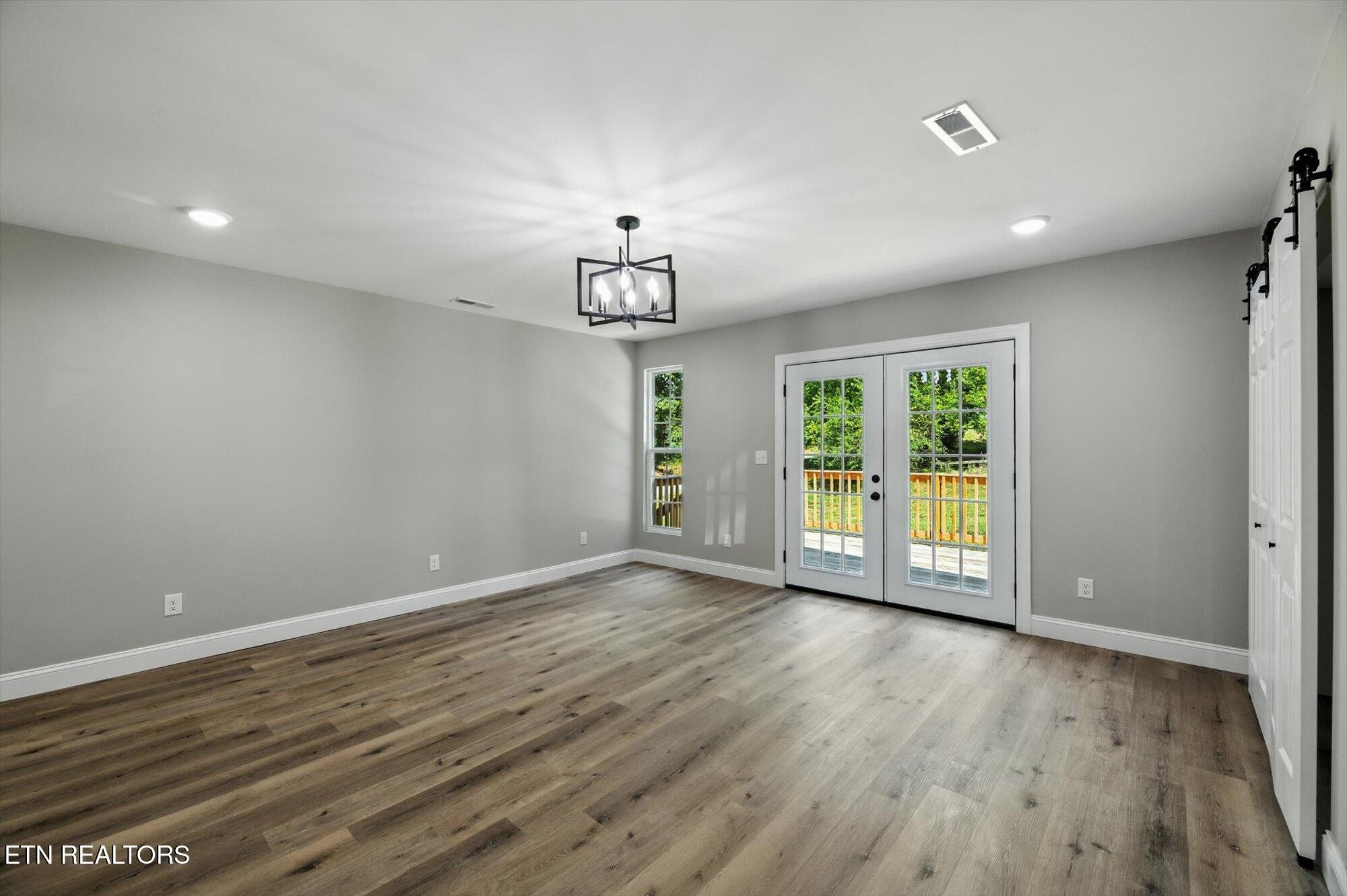 1309 Summit St Property Photo 13