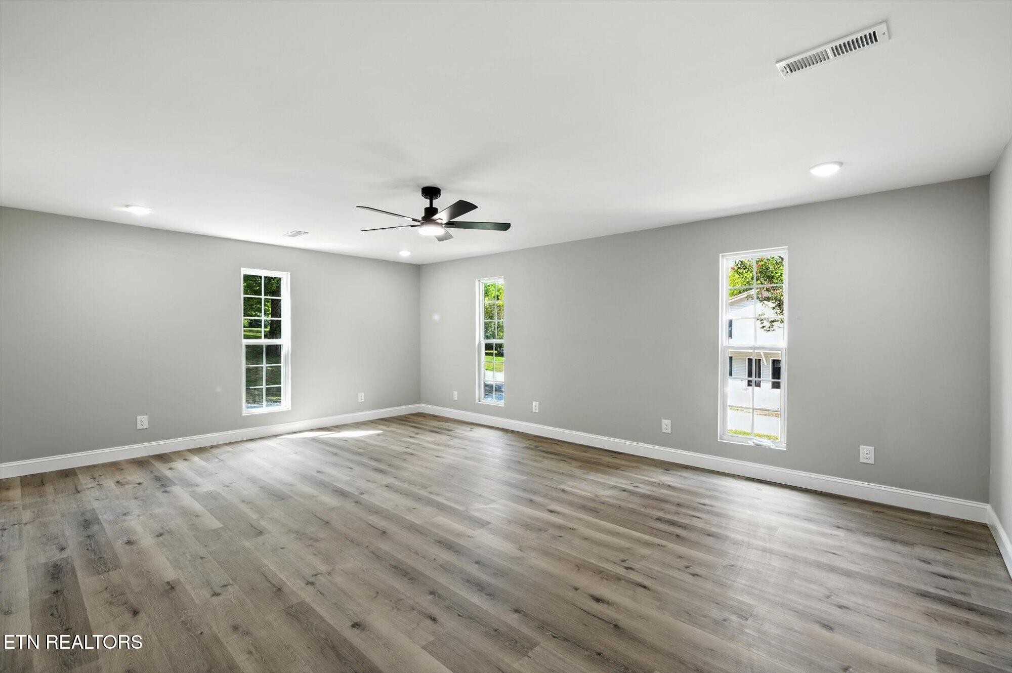 1309 Summit St Property Photo 15