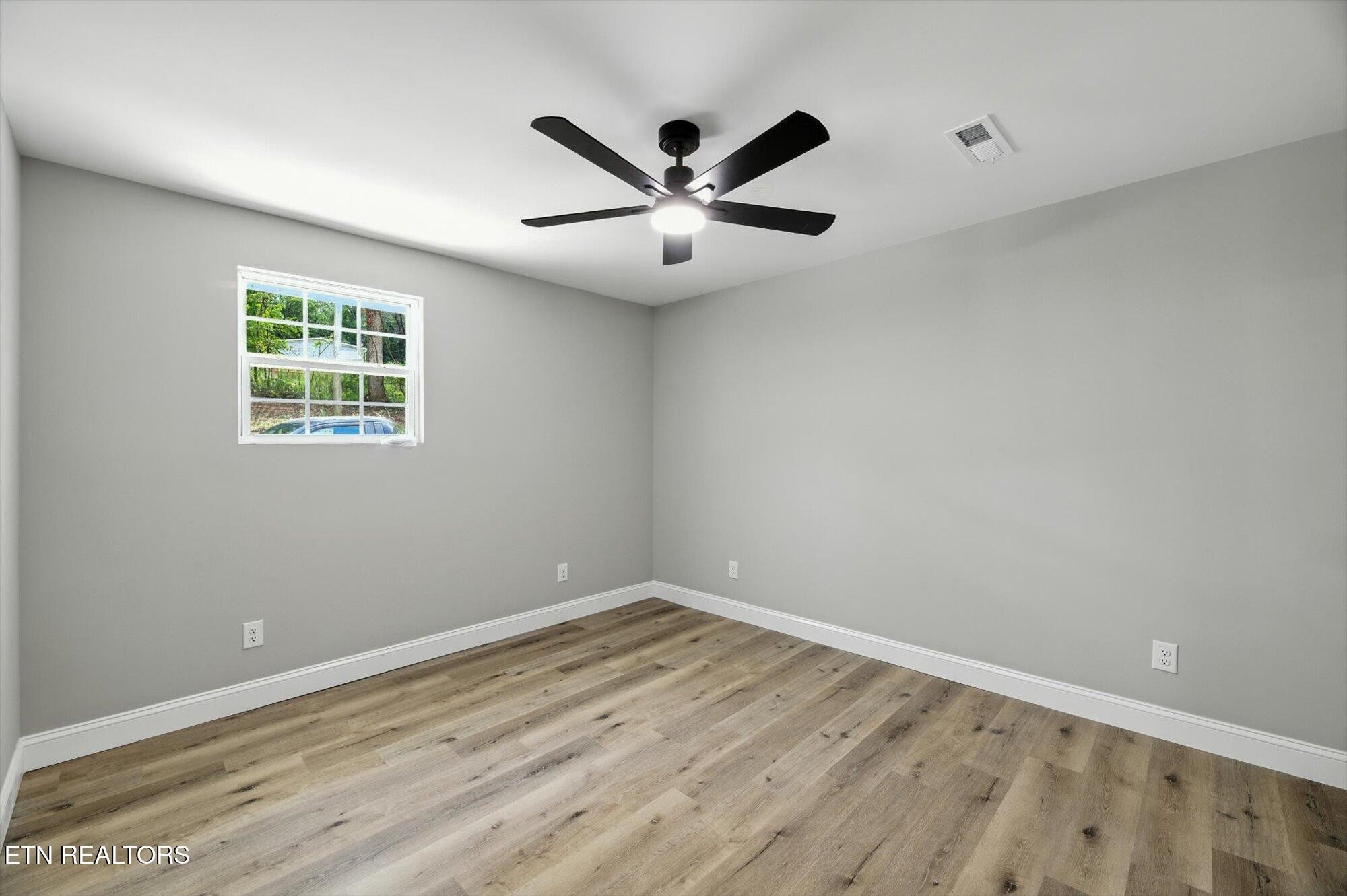 1309 Summit St Property Photo 21