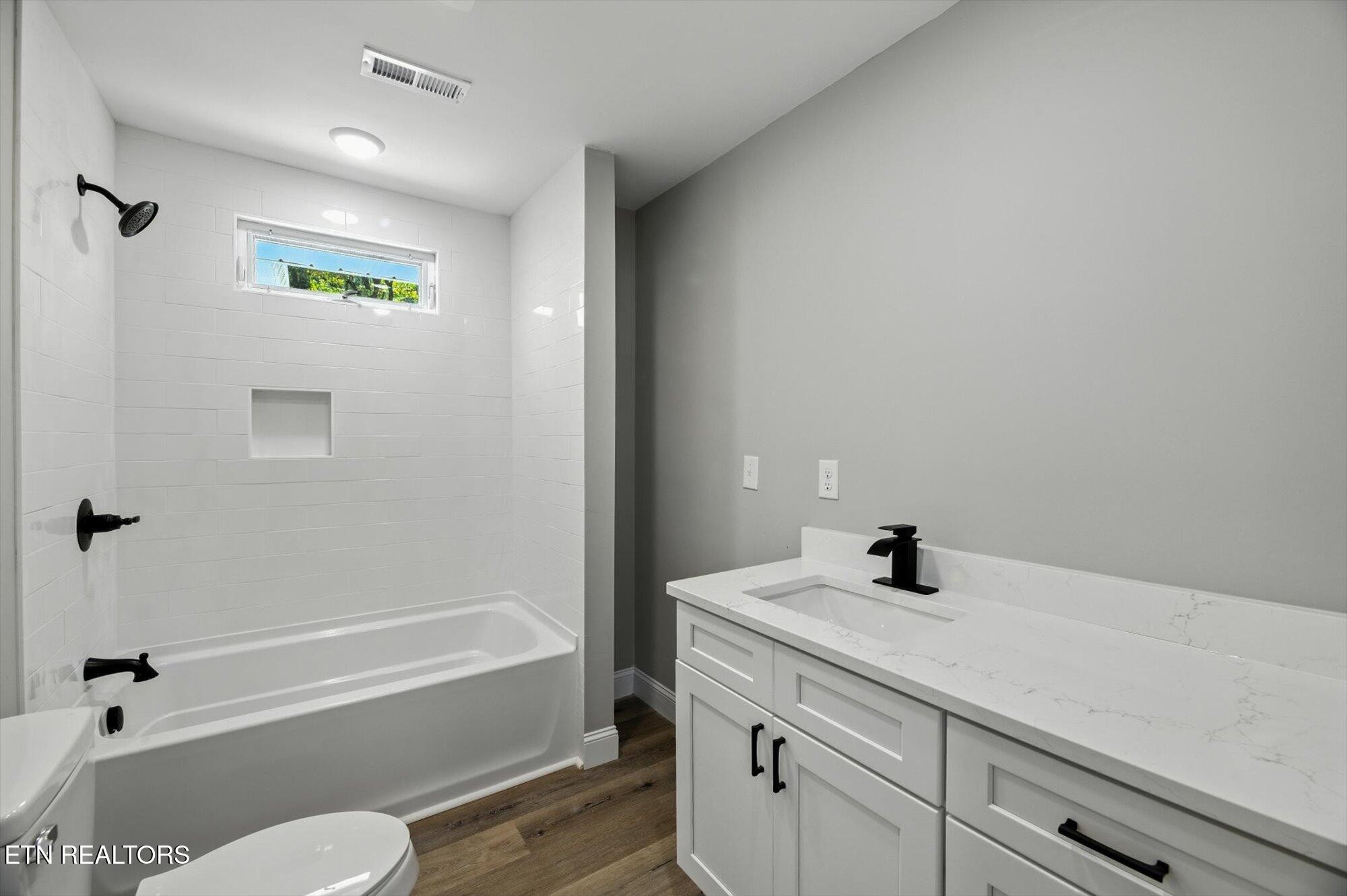 1309 Summit St Property Photo 25