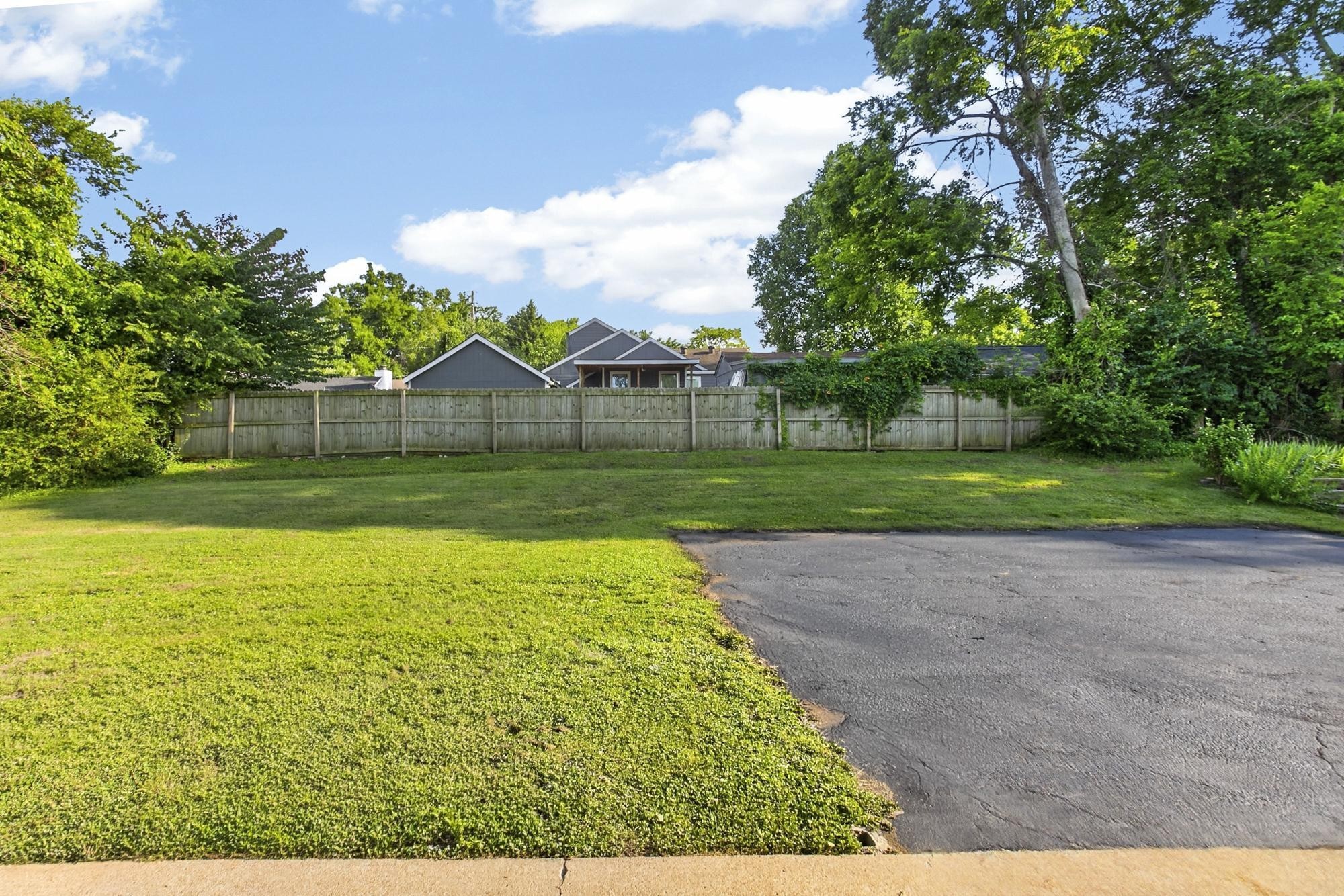 644 Topeka Dr Property Photo 46