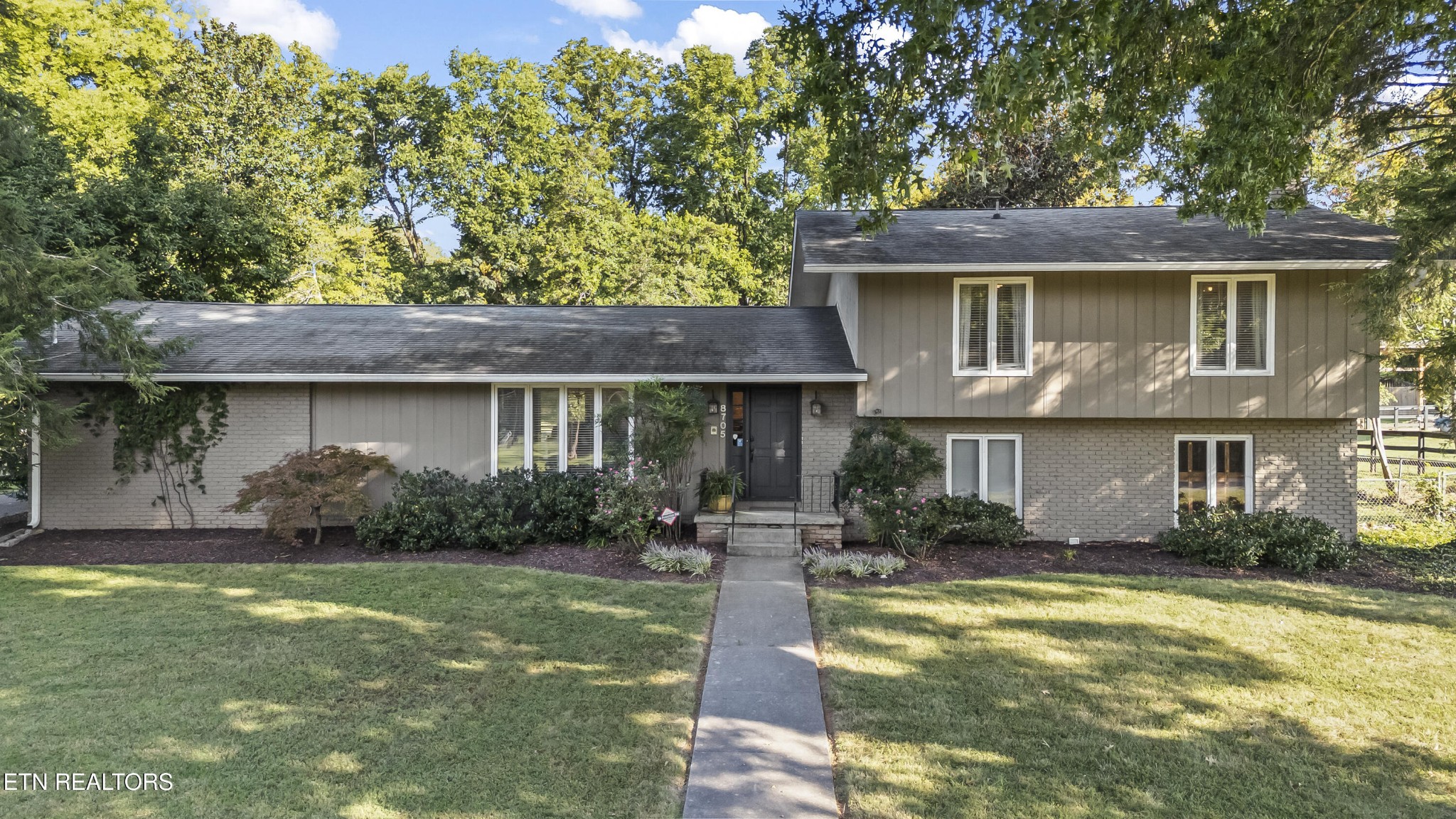 8705 Wimbledon Drive Property Photo 1