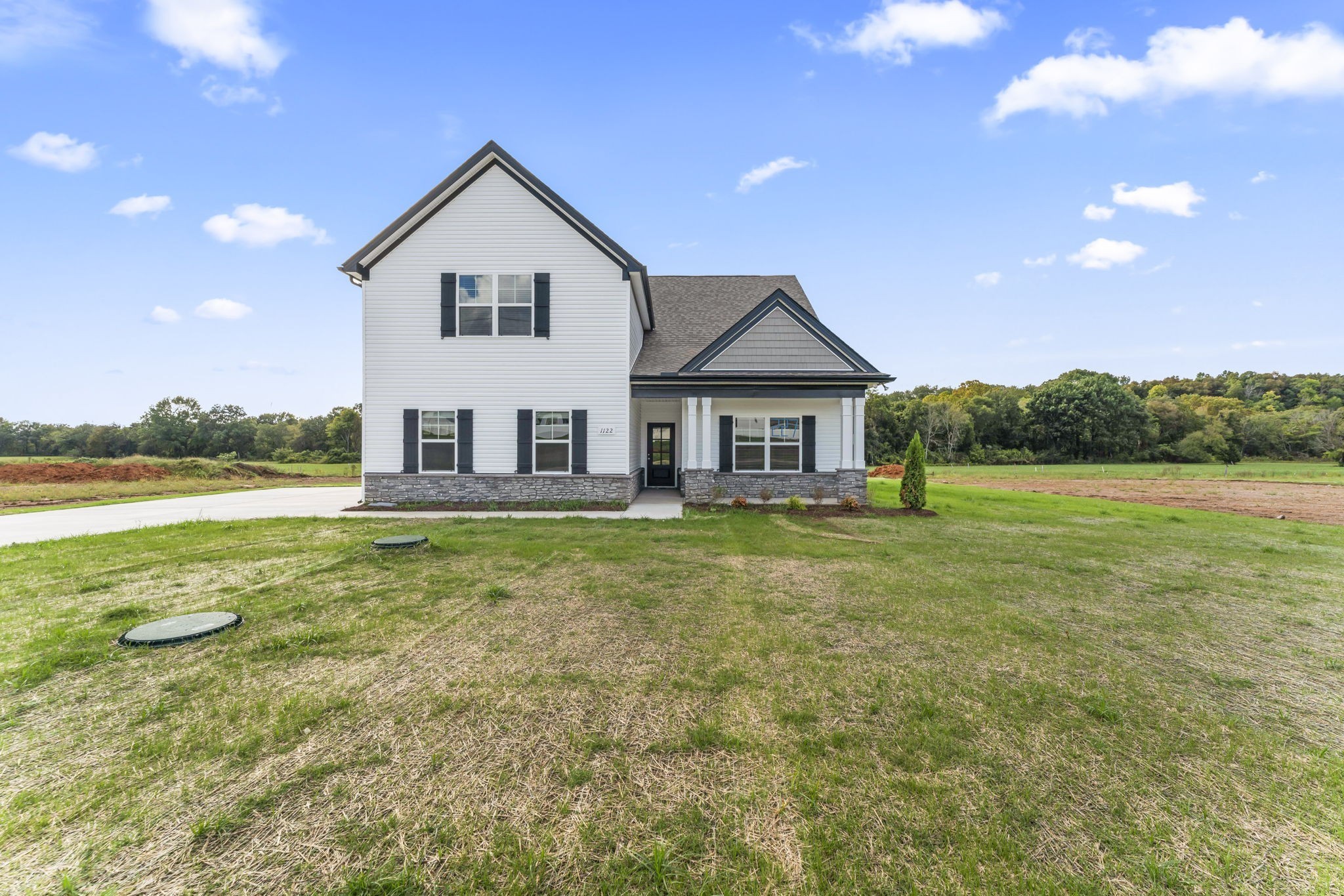 718 Creekbend Ln Property Photo 1