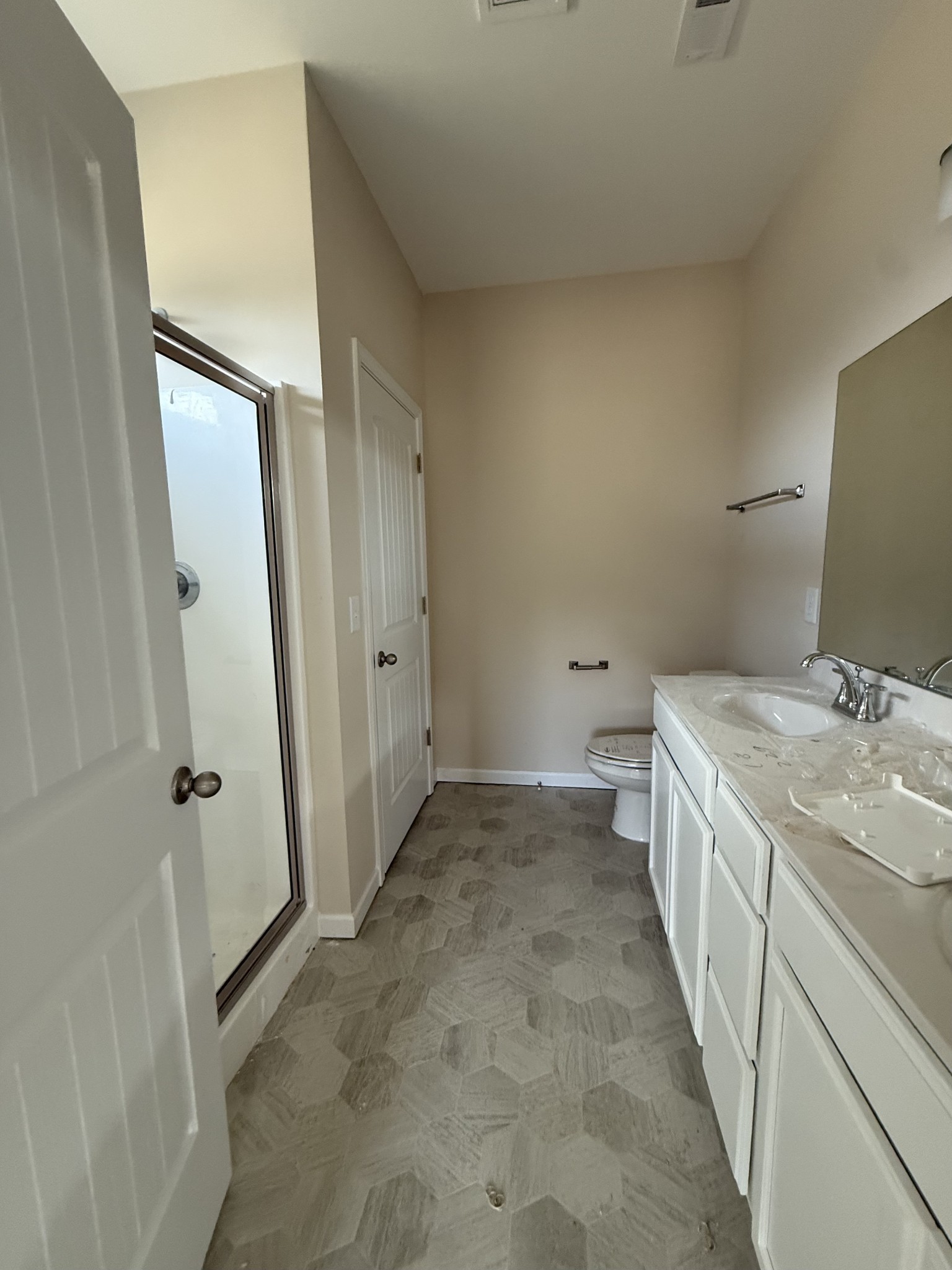 734 Creekbend Ln Property Photo 3