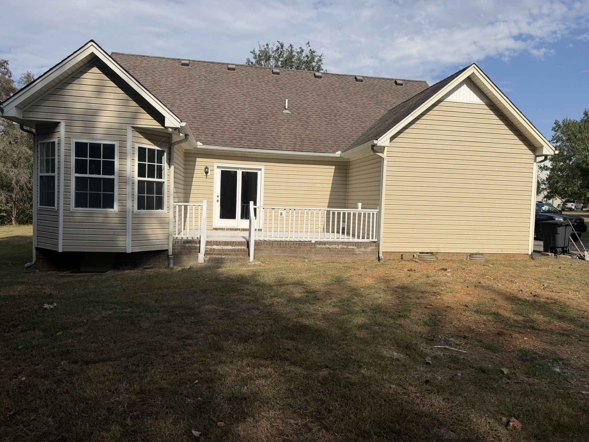 2039 Sterling St Property Photo 3