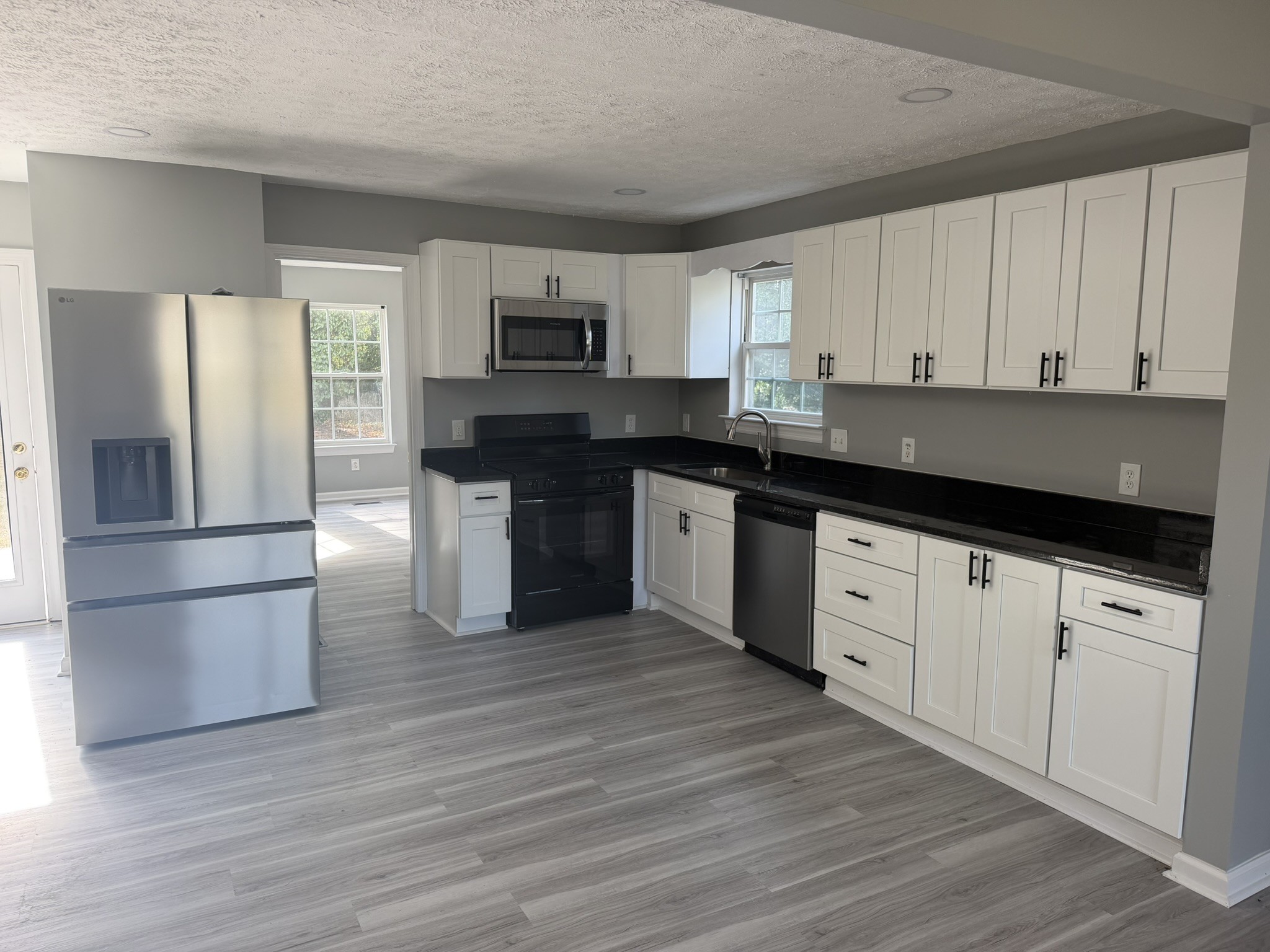 2039 Sterling St Property Photo 14