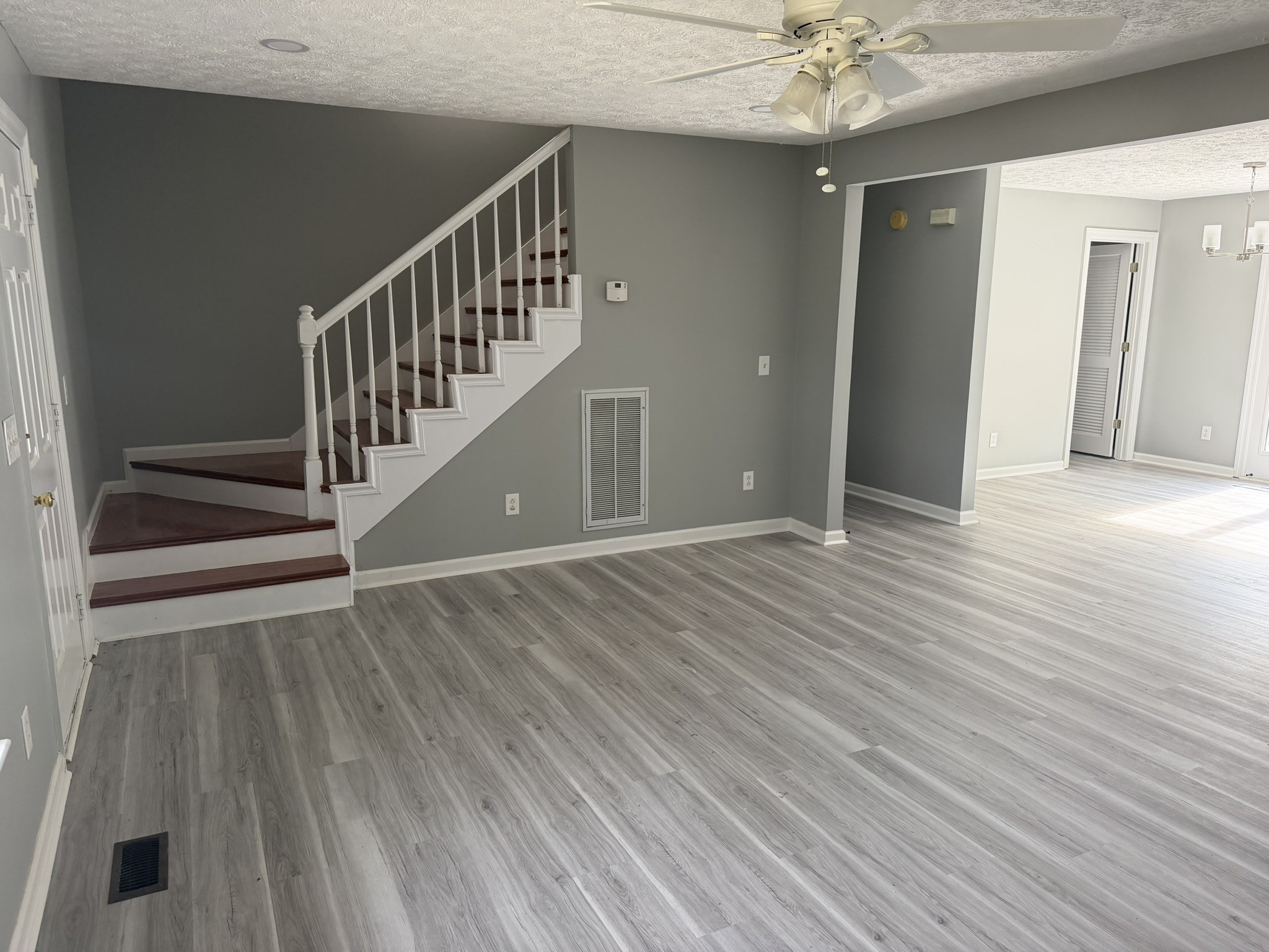 2039 Sterling St Property Photo 15
