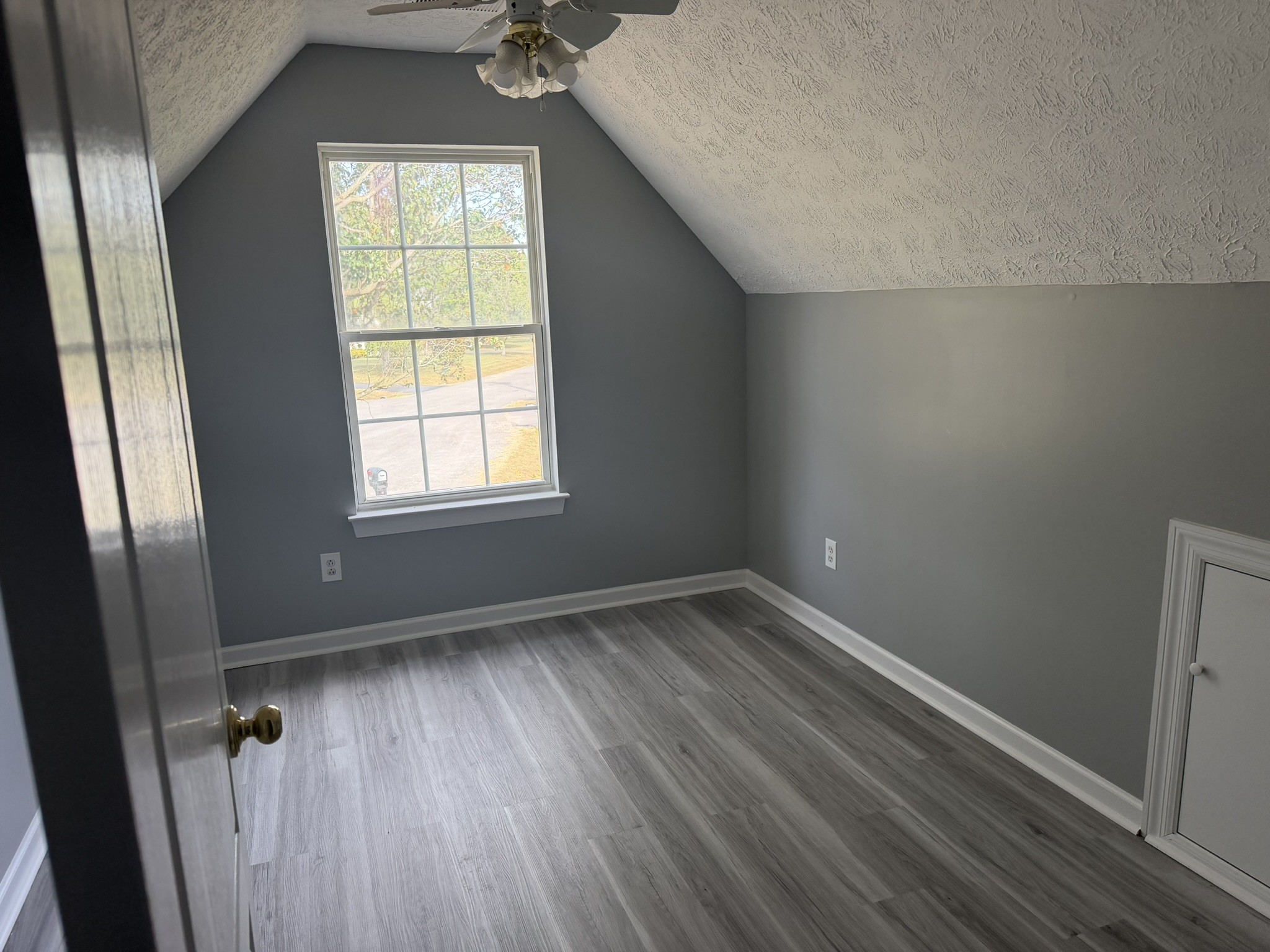 2039 Sterling St Property Photo 17