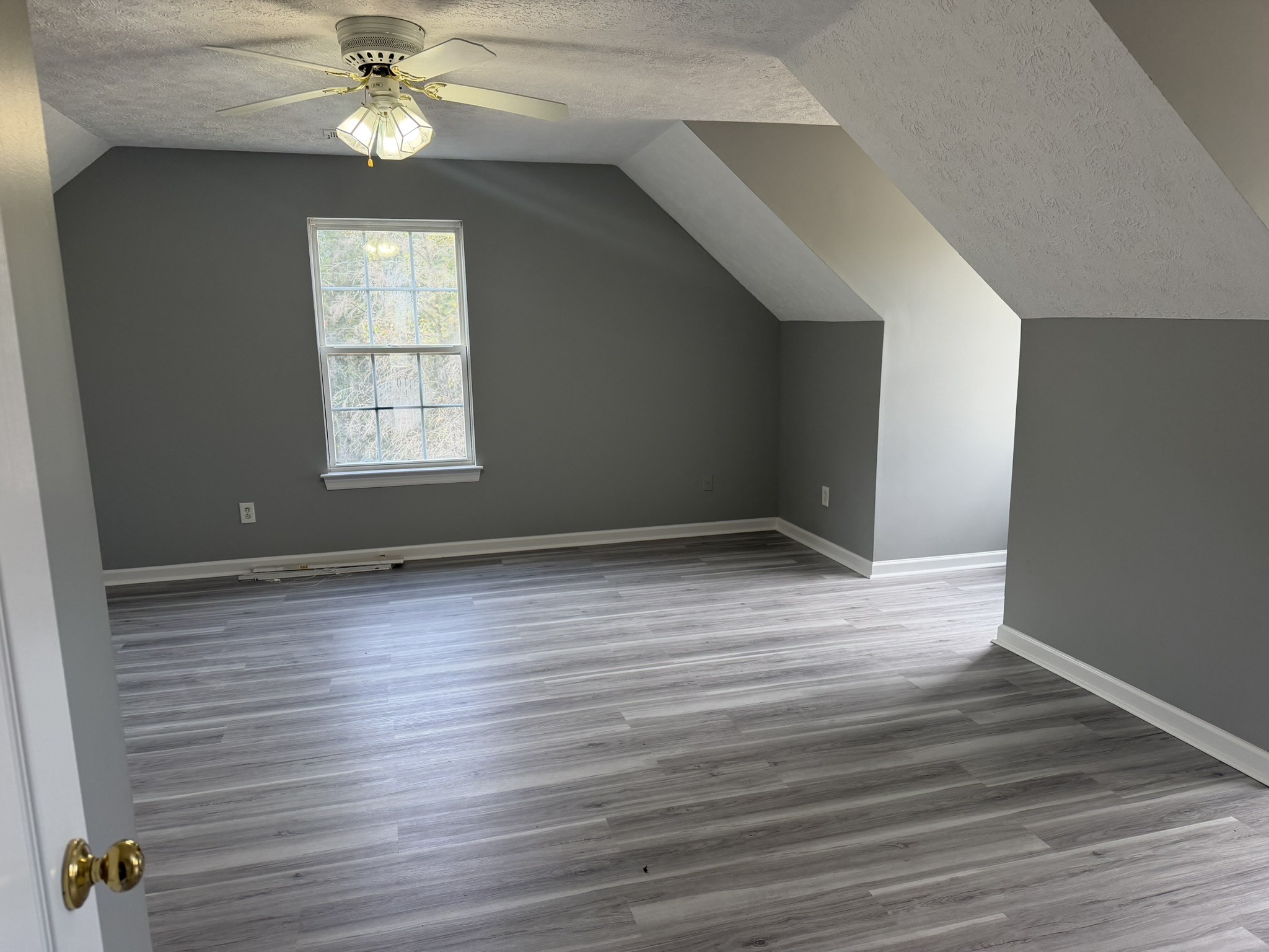 2039 Sterling St Property Photo 18