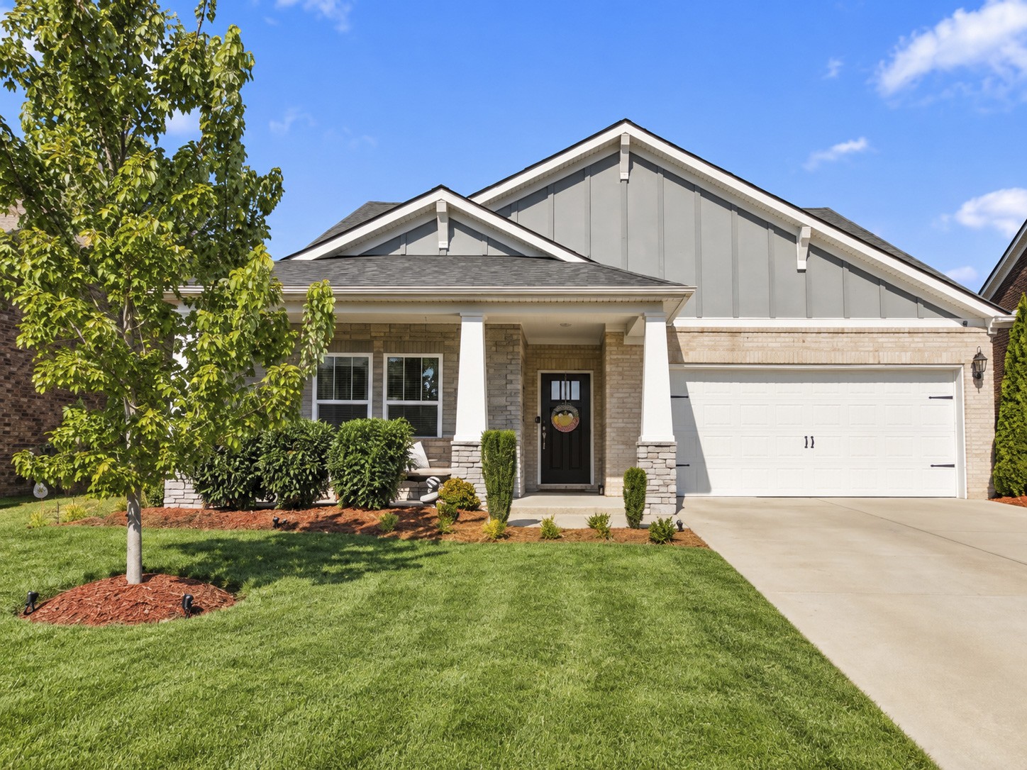 455 Fall Creek Cir Property Photo 1