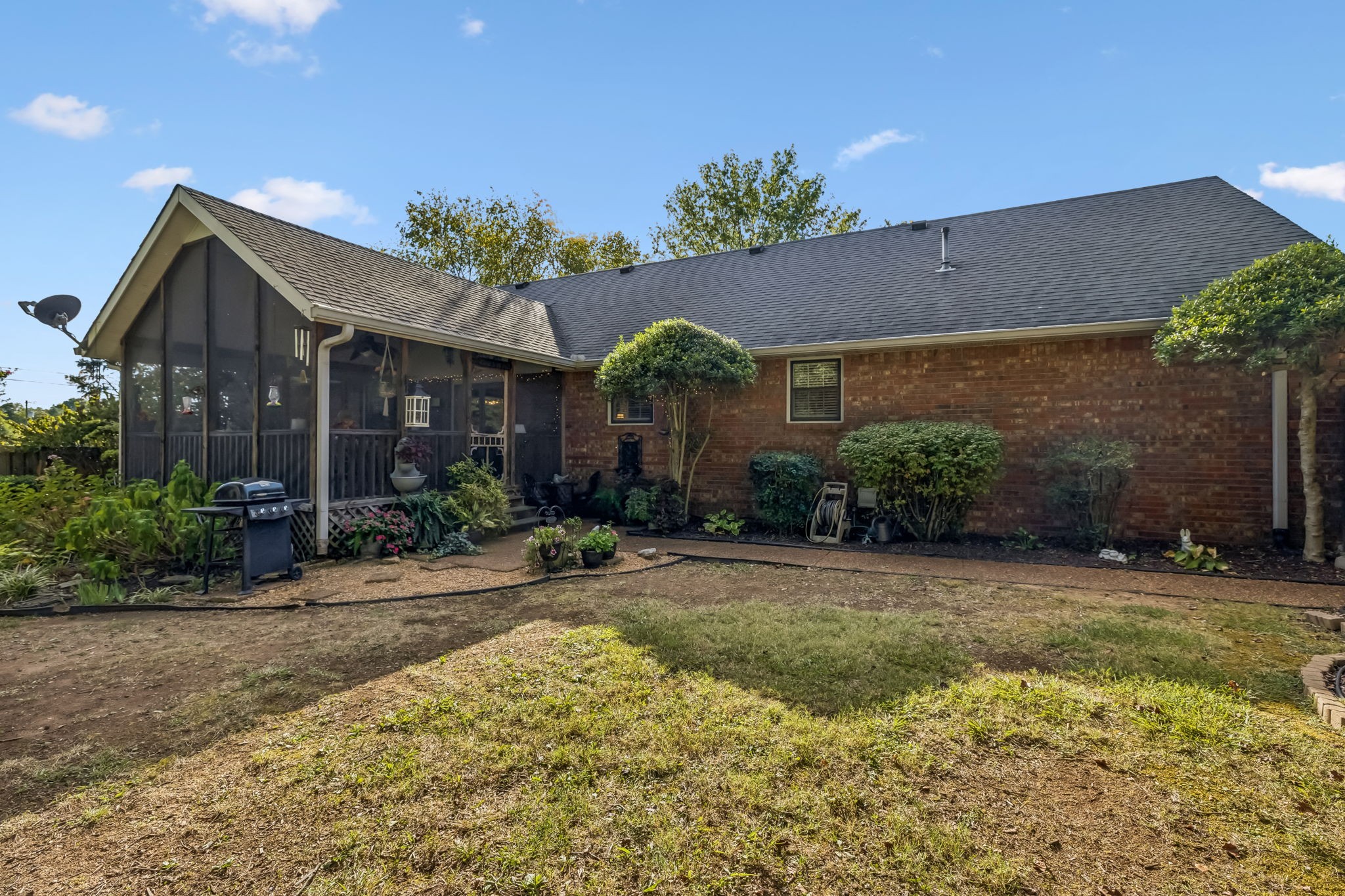 1103 Jacquelin Dr Property Photo 1