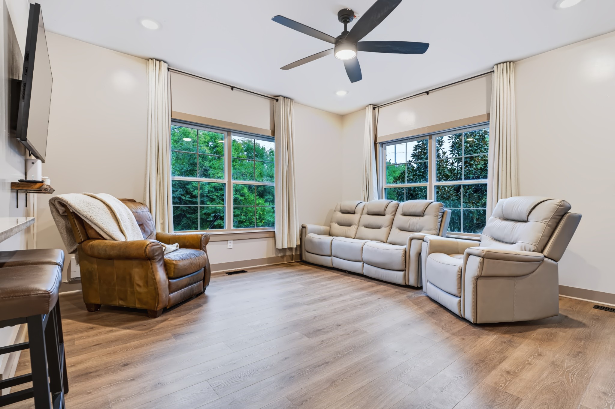 103 Broadway Property Photo 6
