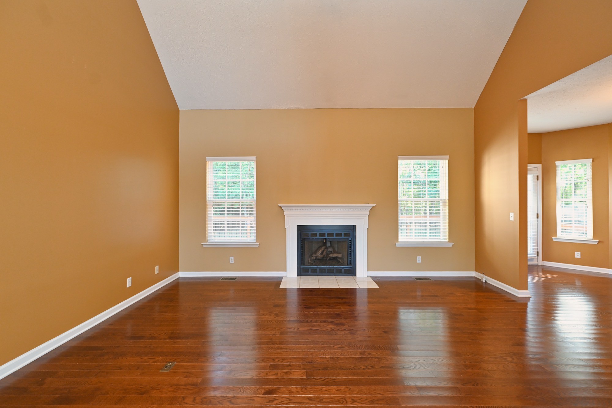 104 Crete Ct Property Photo 6