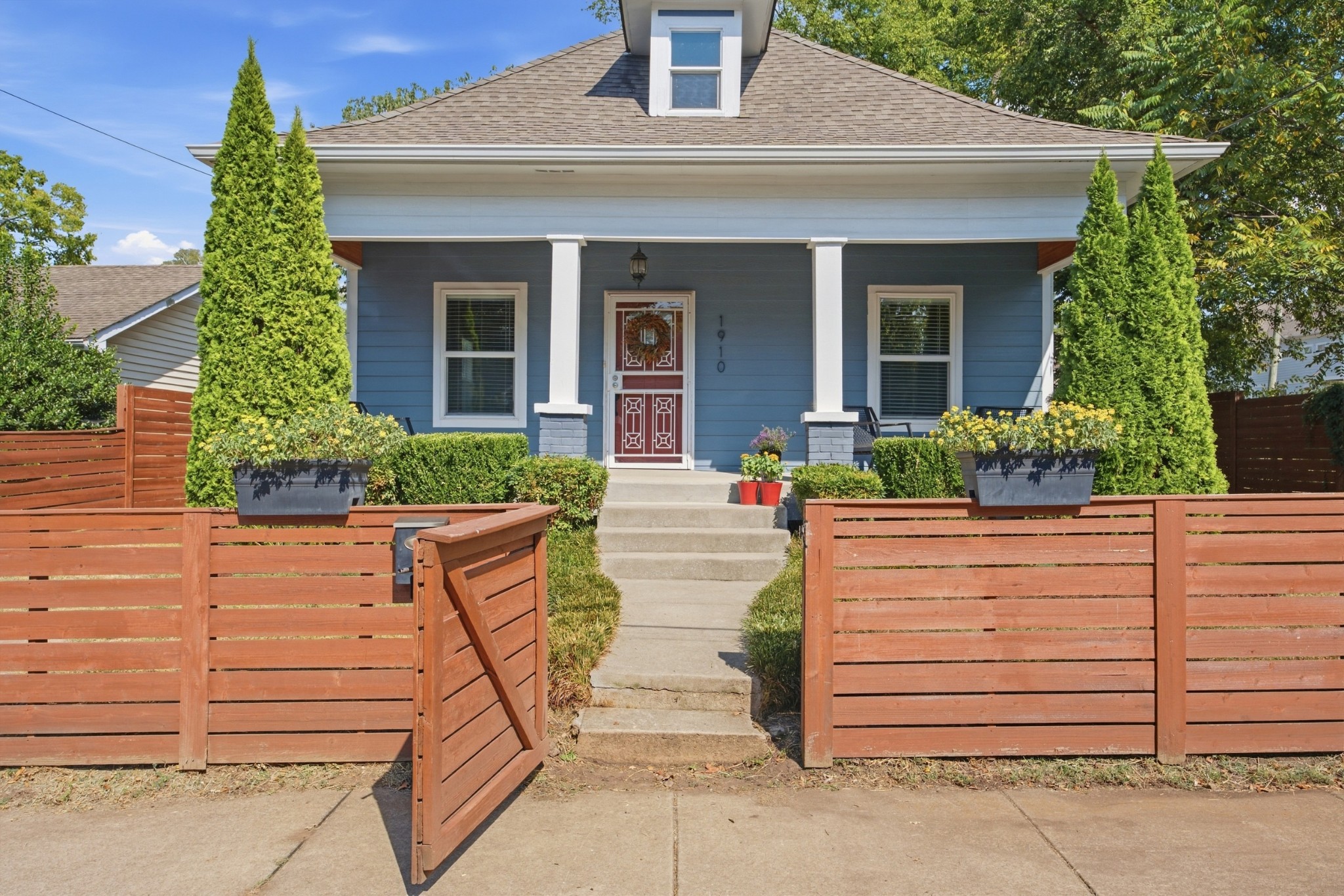 1910 Cephas St Property Photo 1