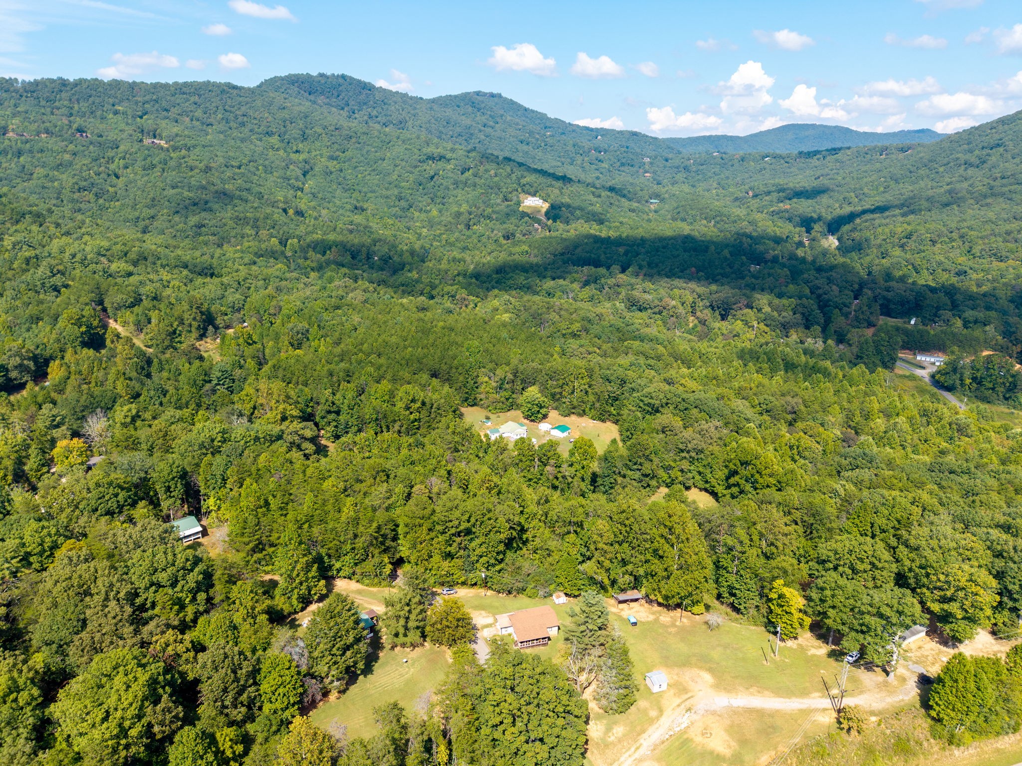 44 Little Wolf Creek Rd Property Photo 4
