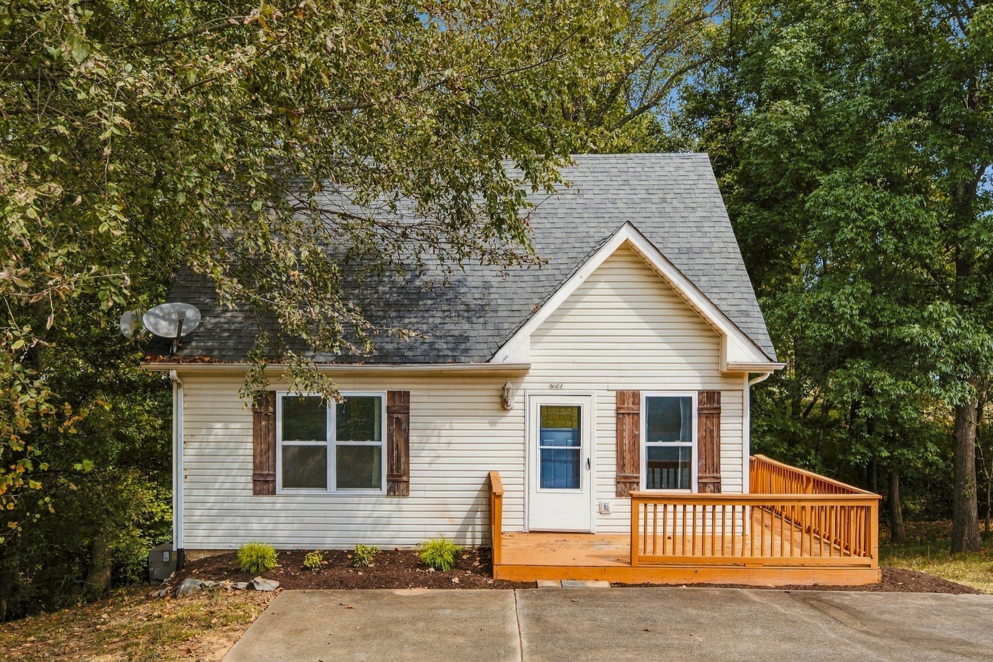 941 Applegrove Cir Property Photo 1