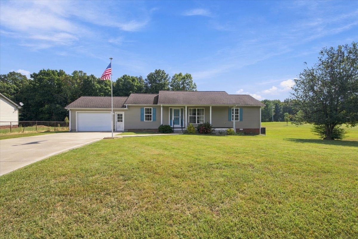 100 Meadows Ln Property Photo 1