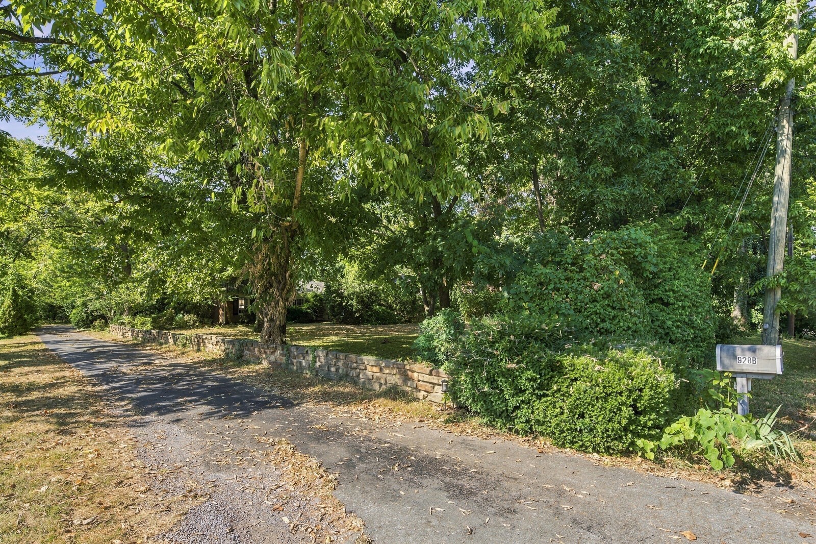 928b Caldwell Ln Property Photo 6