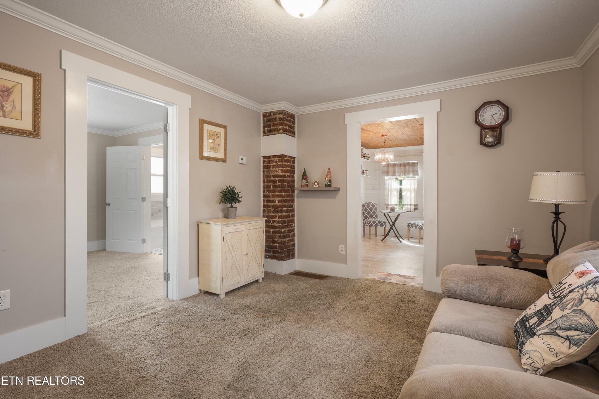108 Mcginley St Property Photo 4