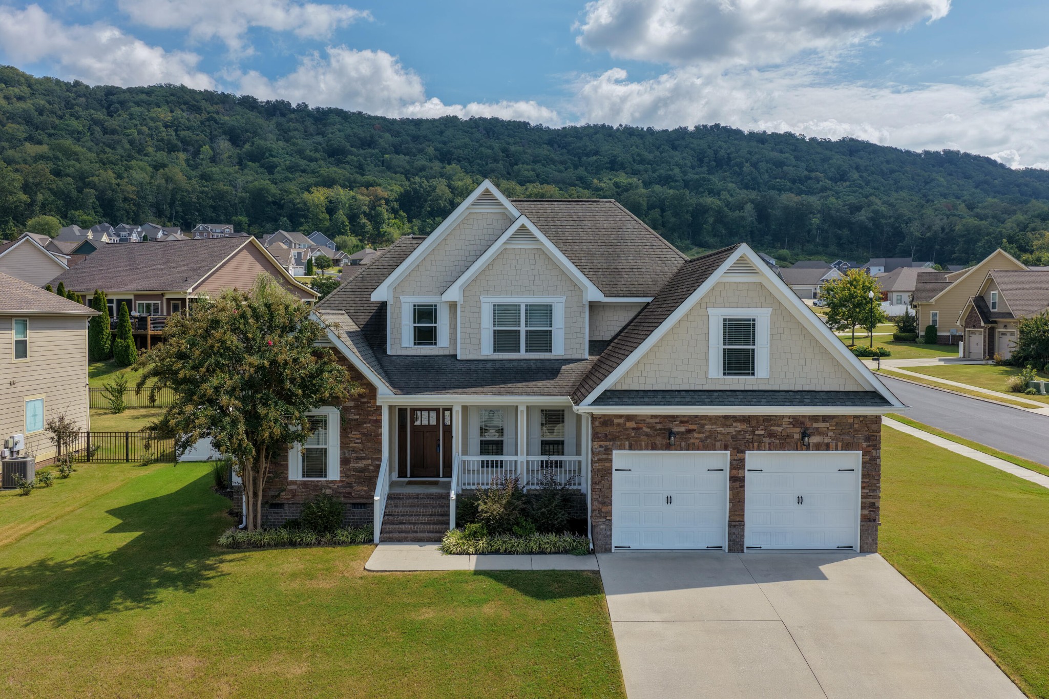 8004 Perfect View Property Photo 1