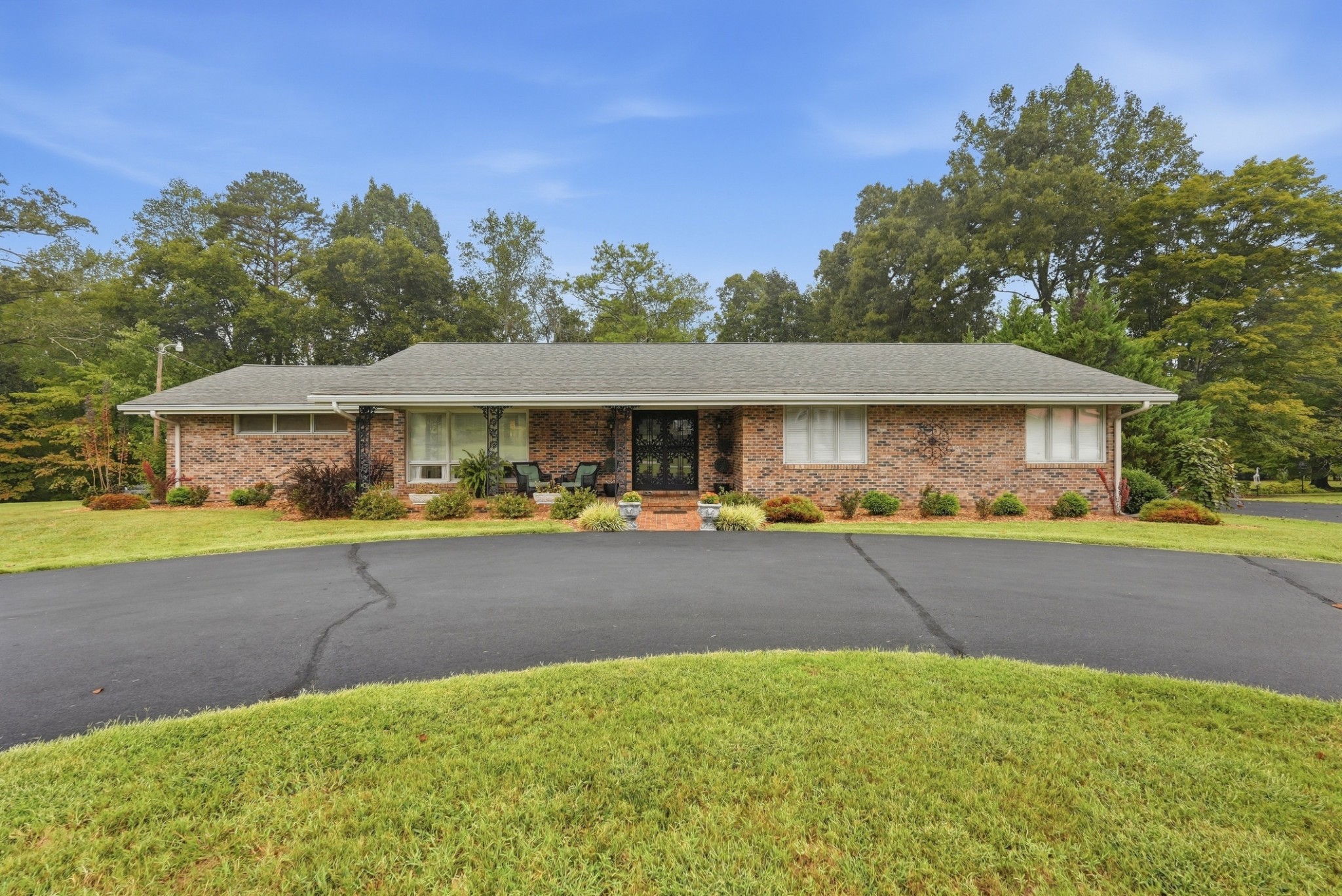 521 Winding Ln Property Photo 1