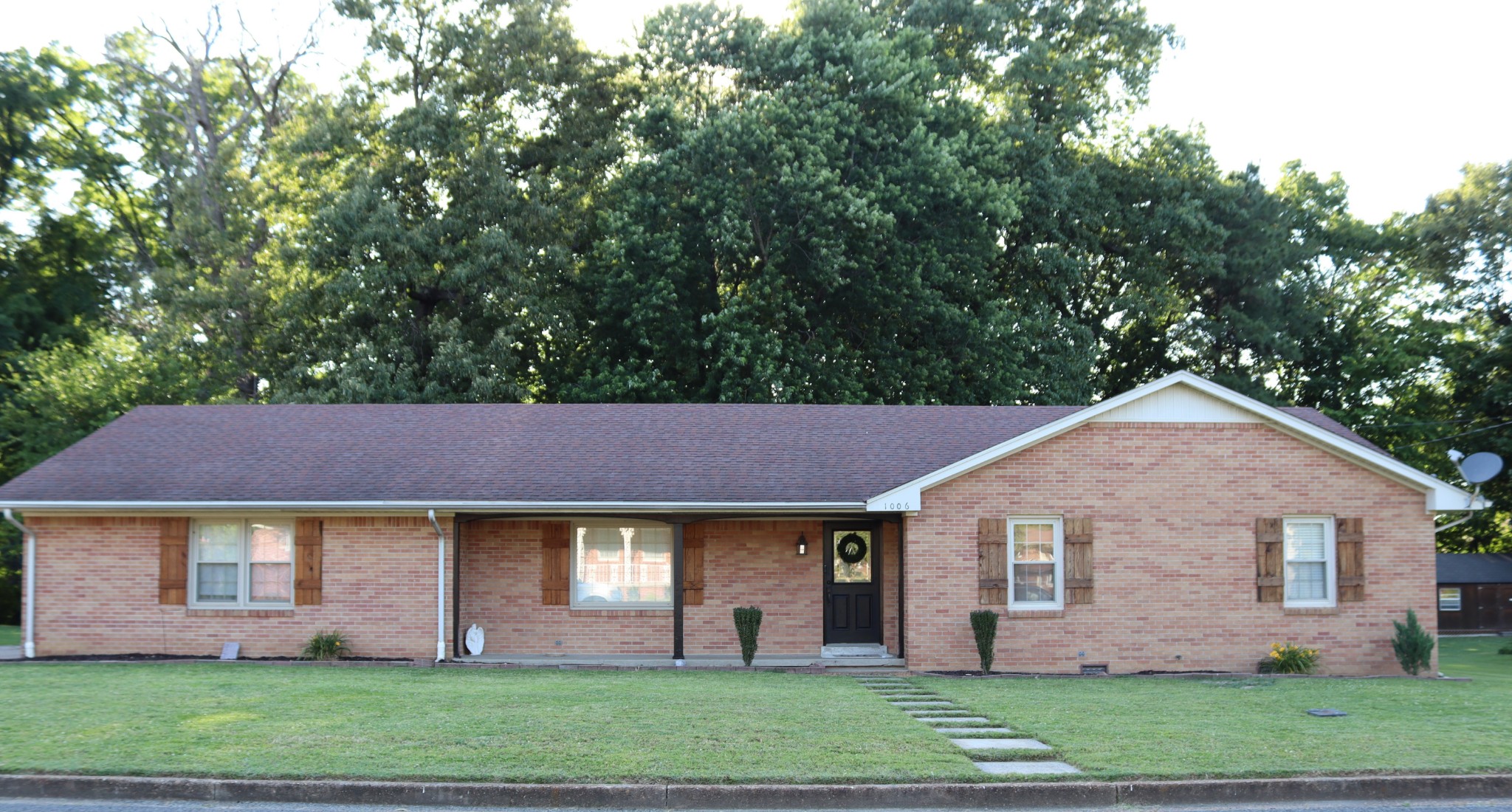 1006 Dogwood Ln Property Photo 1