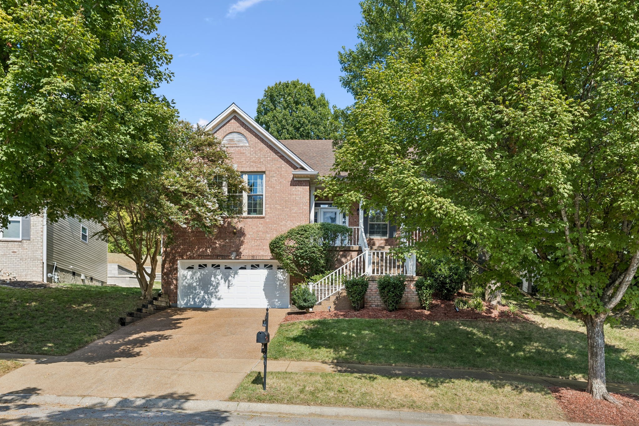 208 Bateman Ave Property Photo 1