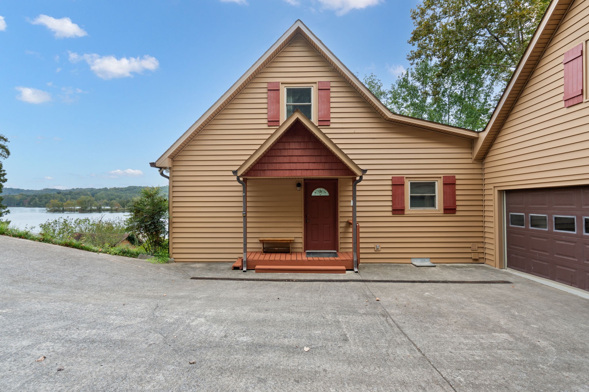 1036 Buzzard Roost Rd Property Photo 1