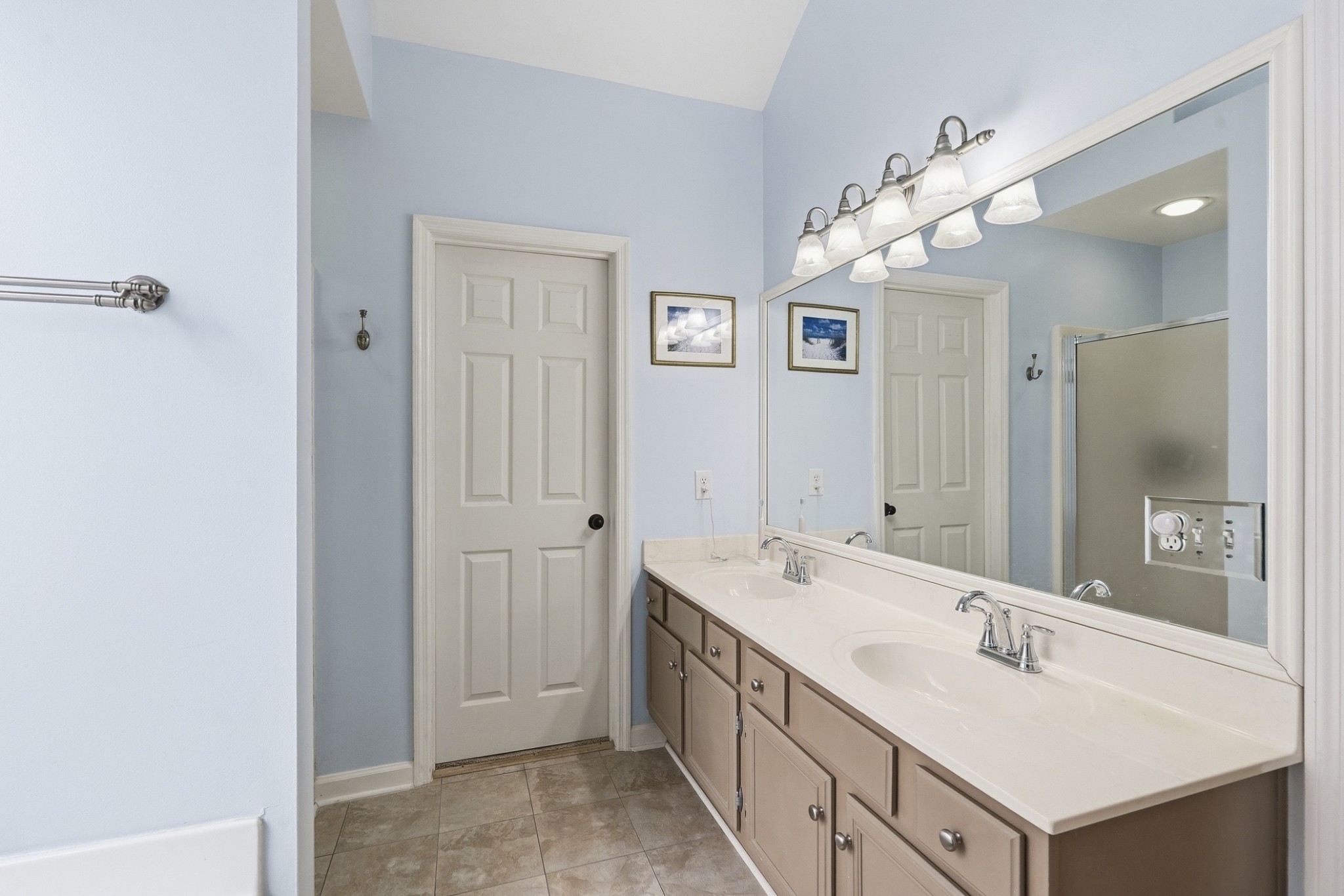 5849 Woodlands Ave Property Photo 12