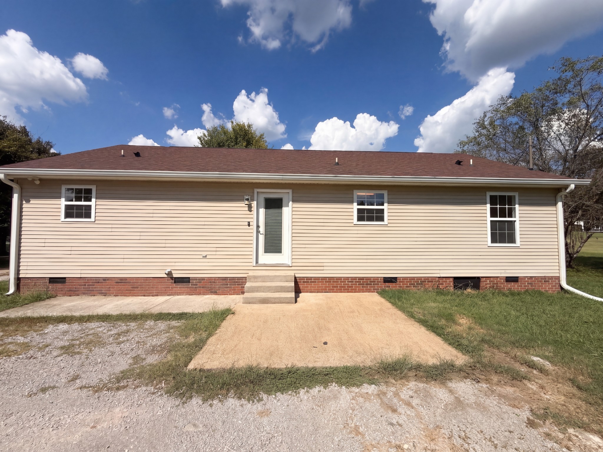 1817 Twin Caves Dr Property Photo 5