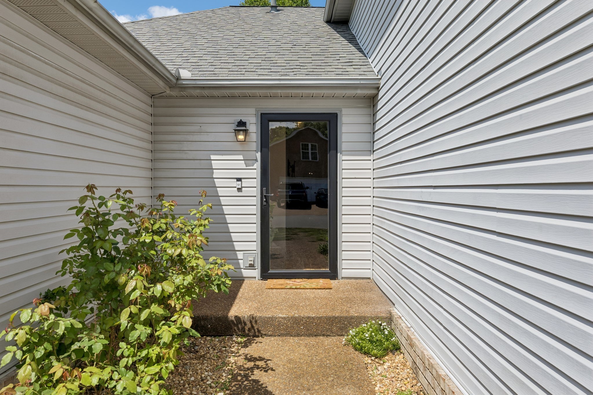 3317 Milbridge Dr Property Photo 3