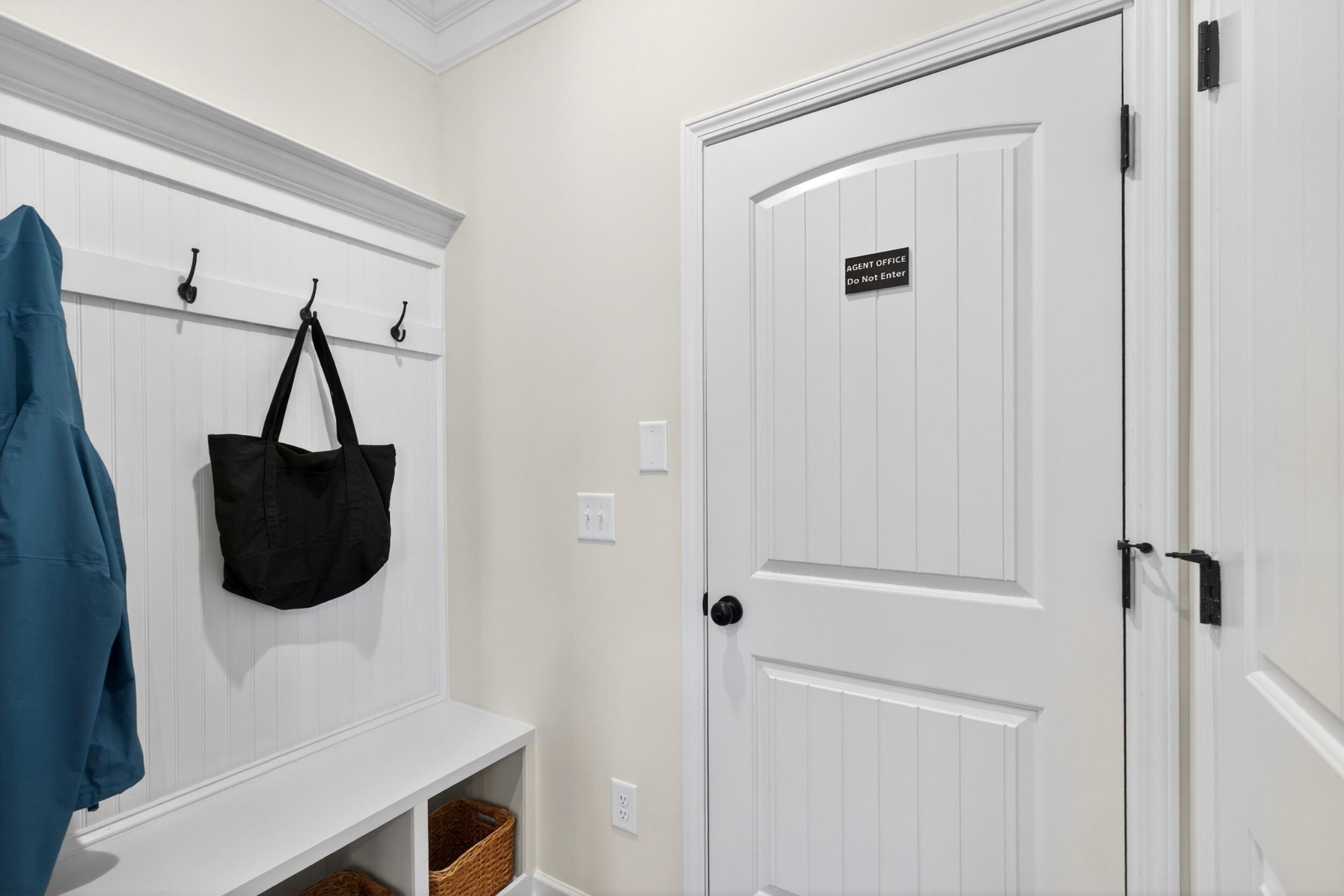 2772 Upton Circle Property Photo 4