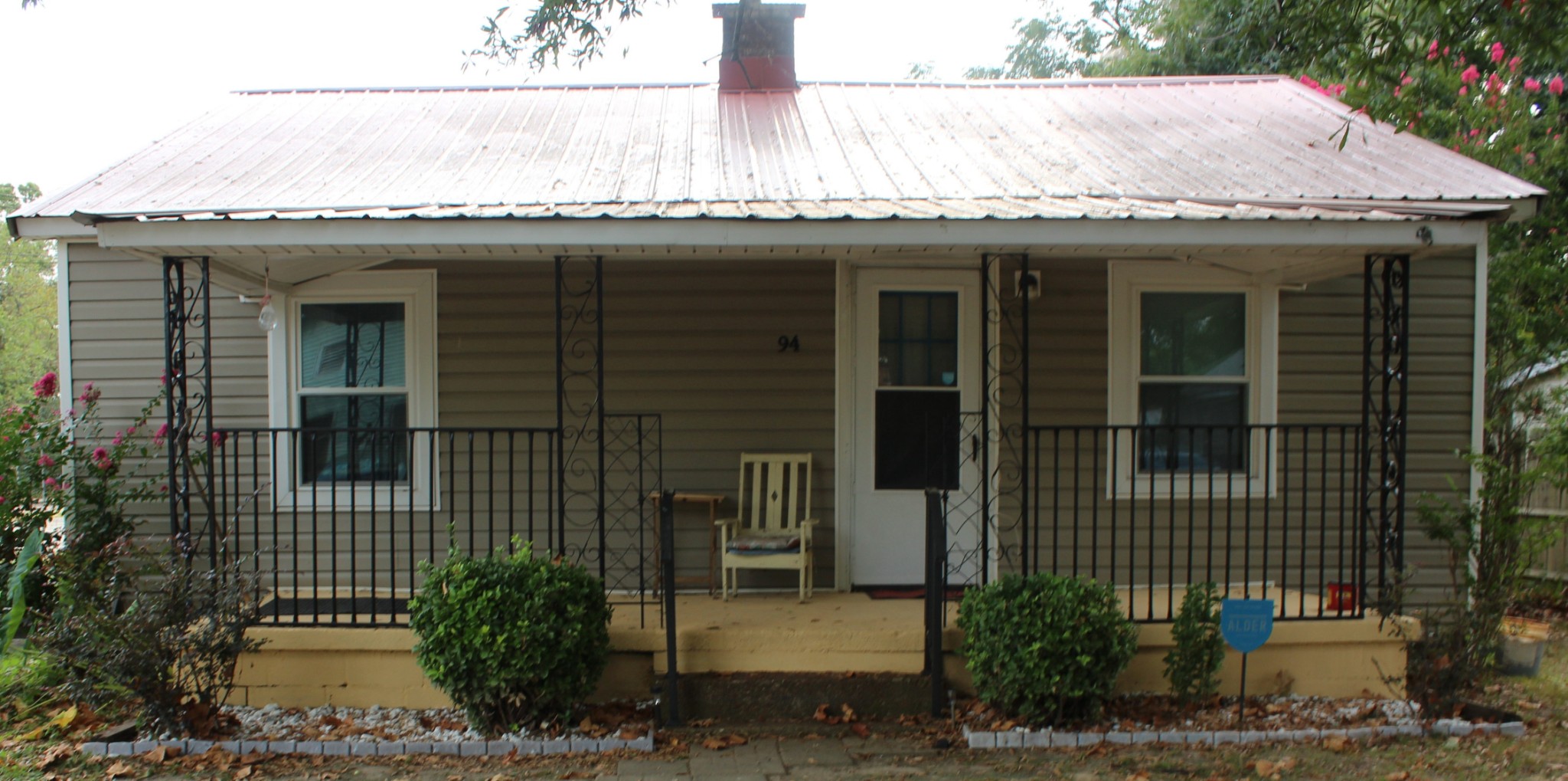 94 Holly St Property Photo 1