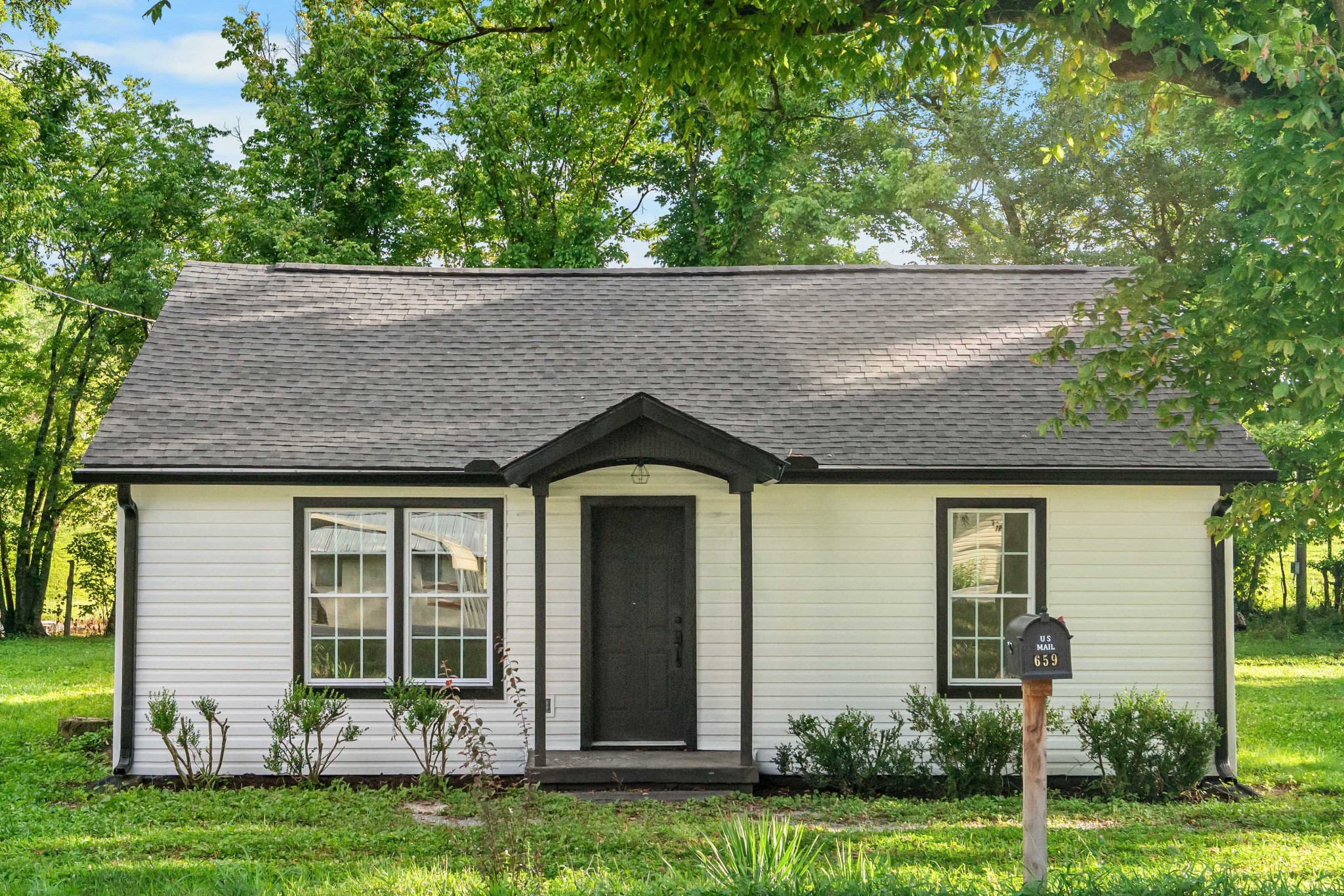 659 River Road Property Photo 1