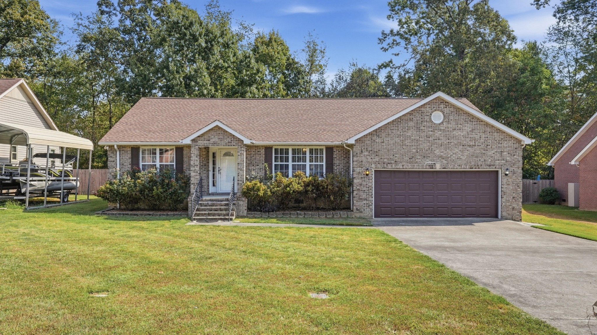 104 Oakmont Dr Property Photo 1