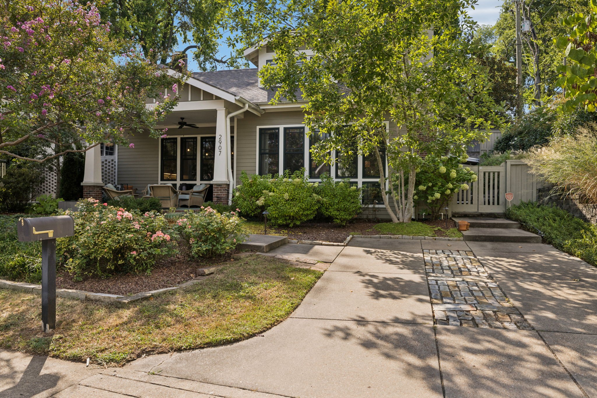 2907 Oakland Avenue Property Photo 1